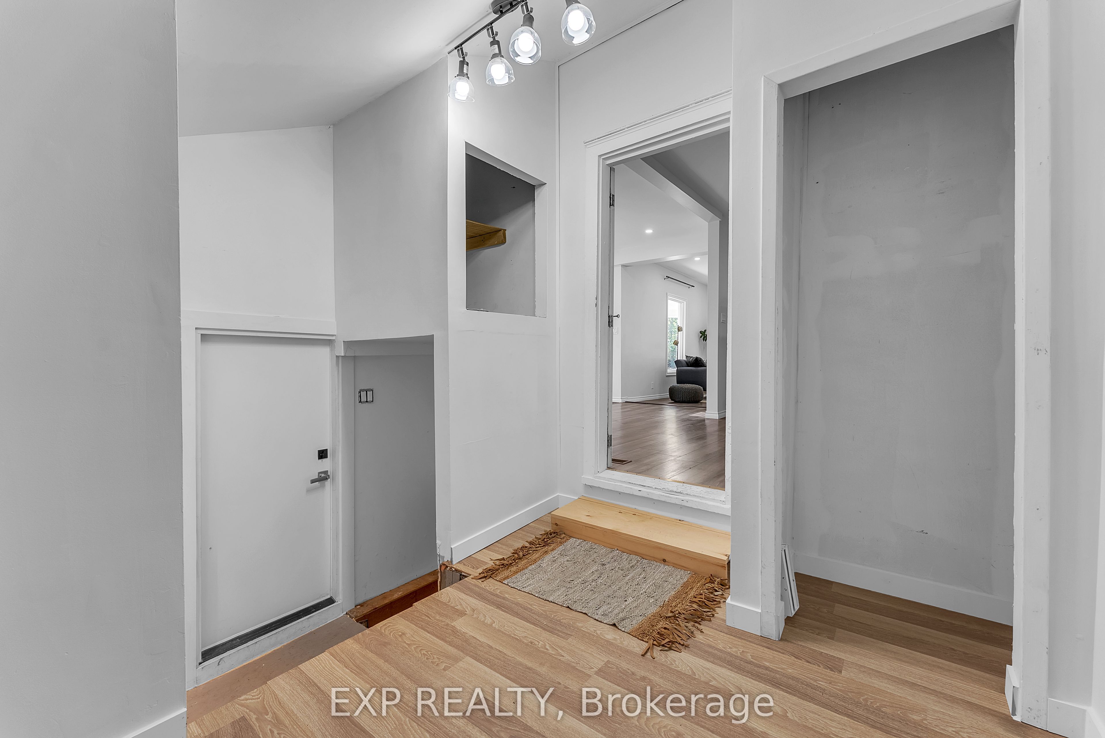 163 Queen Street Property Photo 21