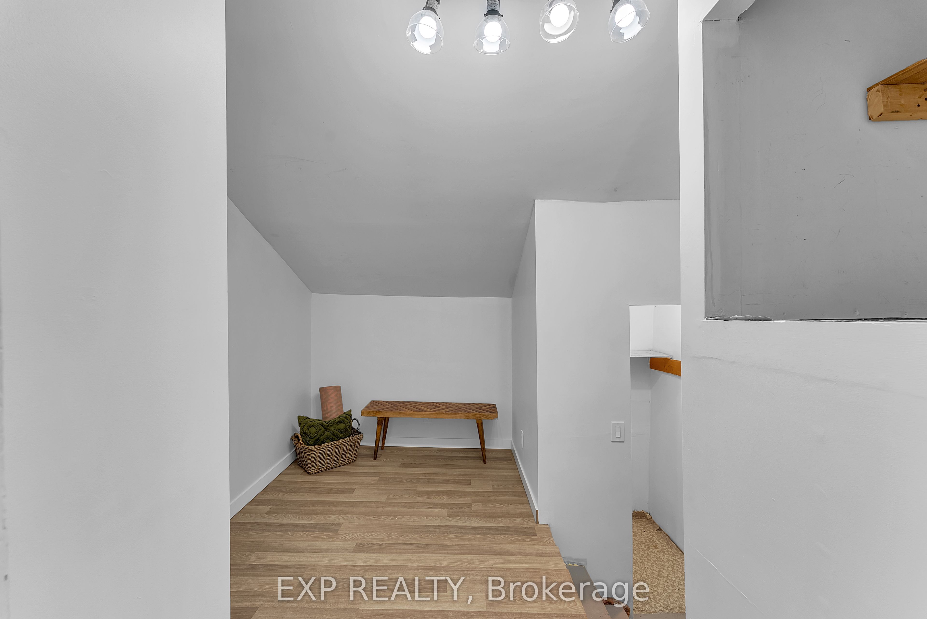 163 Queen Street Property Photo 22