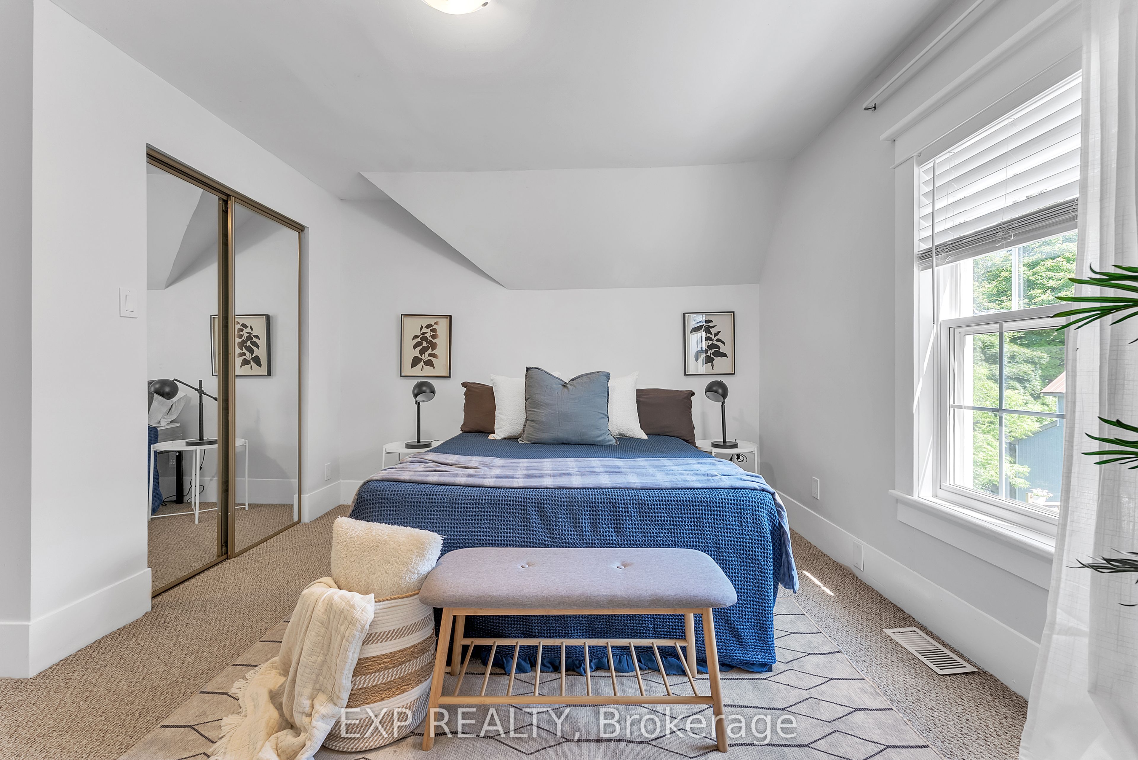 163 Queen Street Property Photo 26