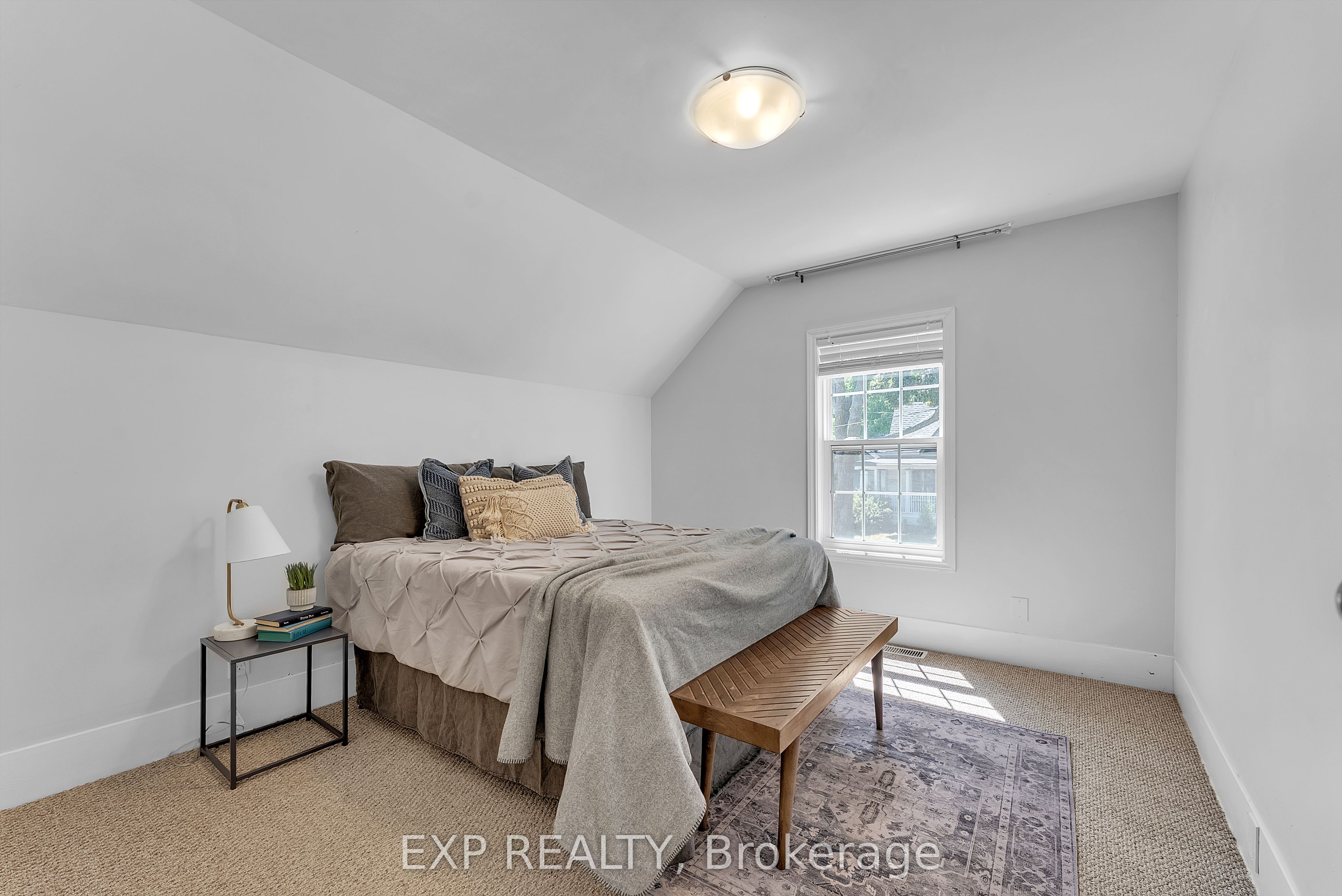 163 Queen Street Property Photo 27