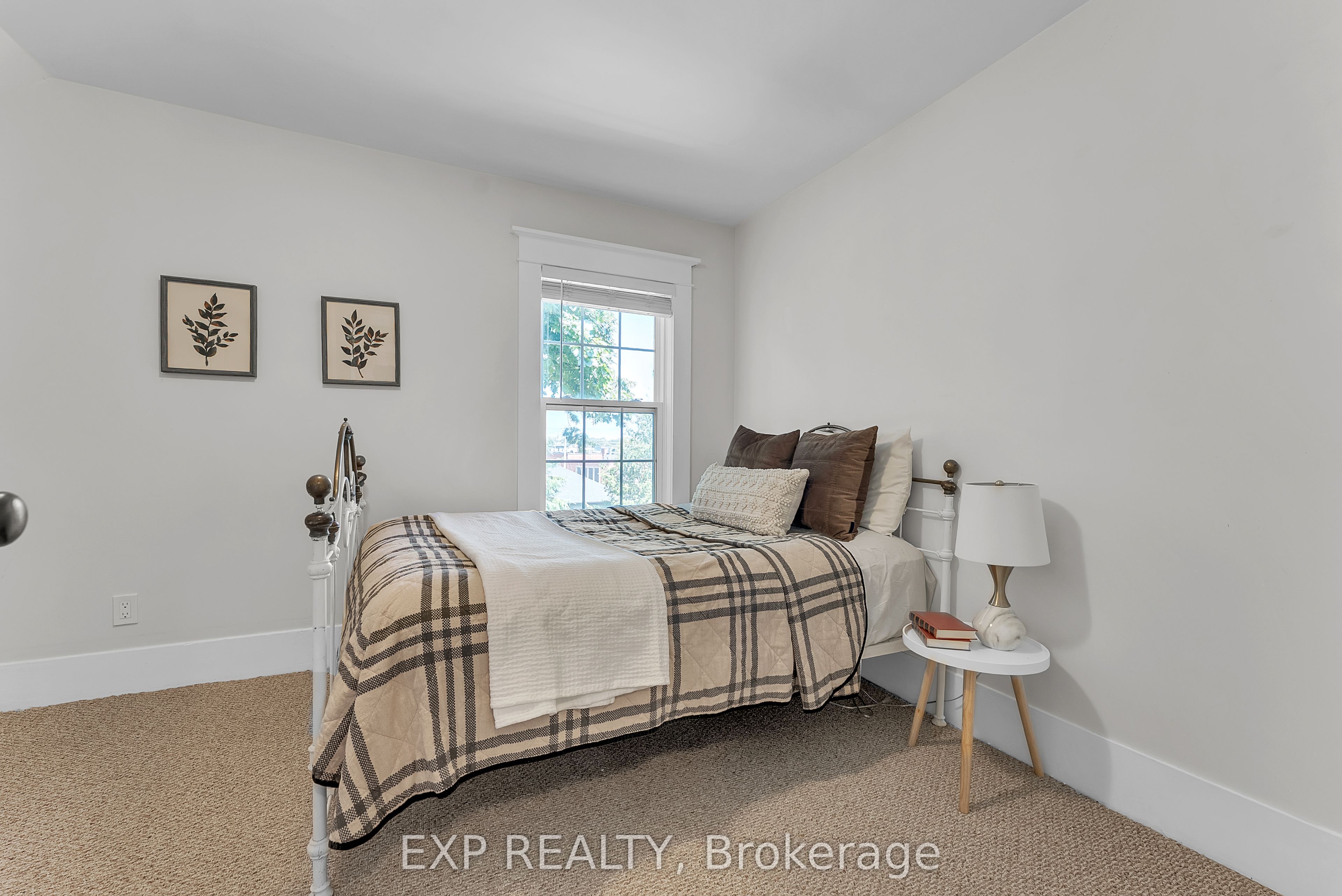 163 Queen Street Property Photo 30