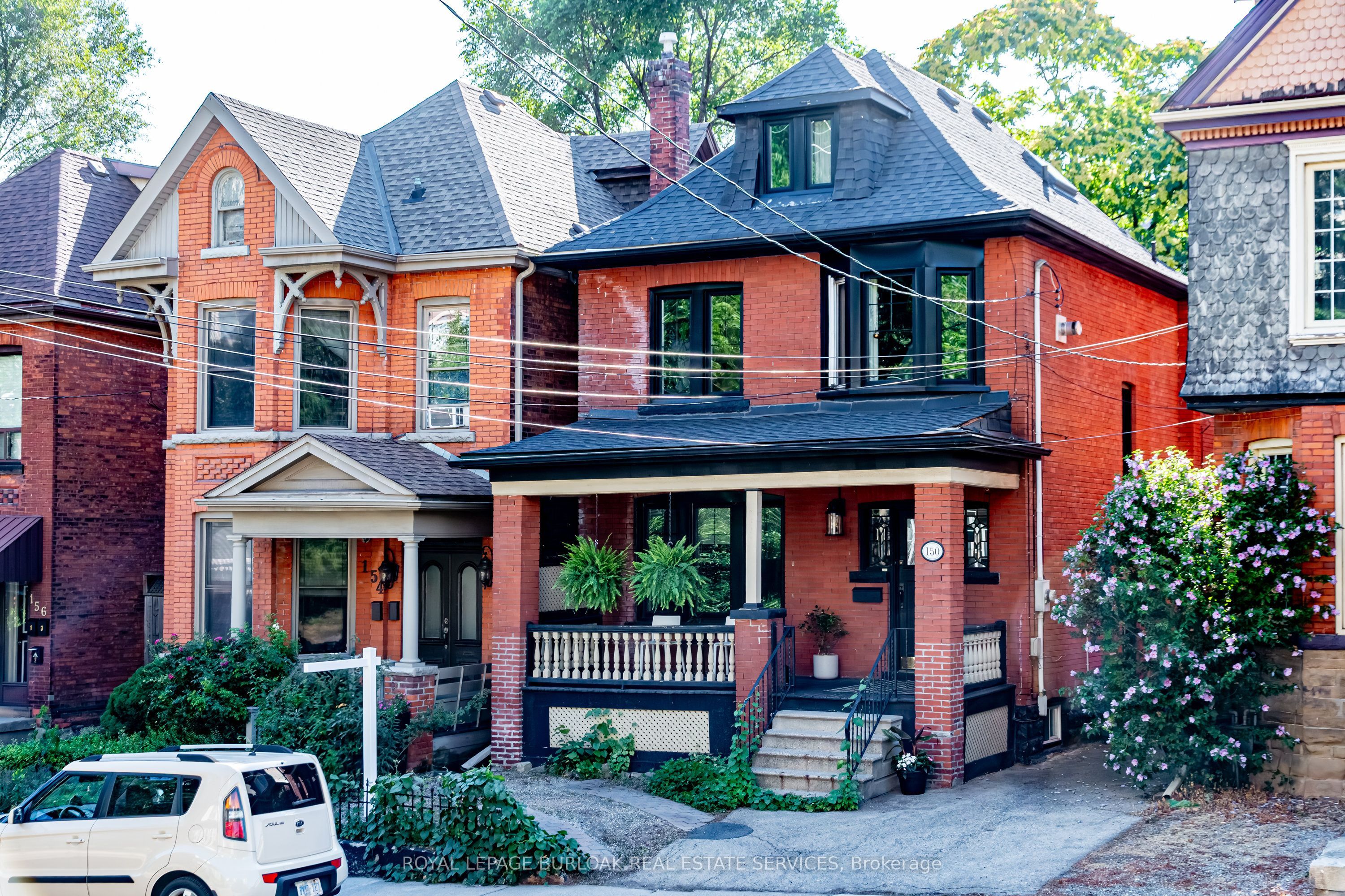 150 Caroline Street S Property Photo