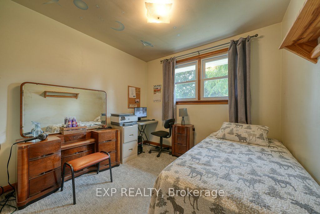 193 Centennial Avenue S Property Photo 12