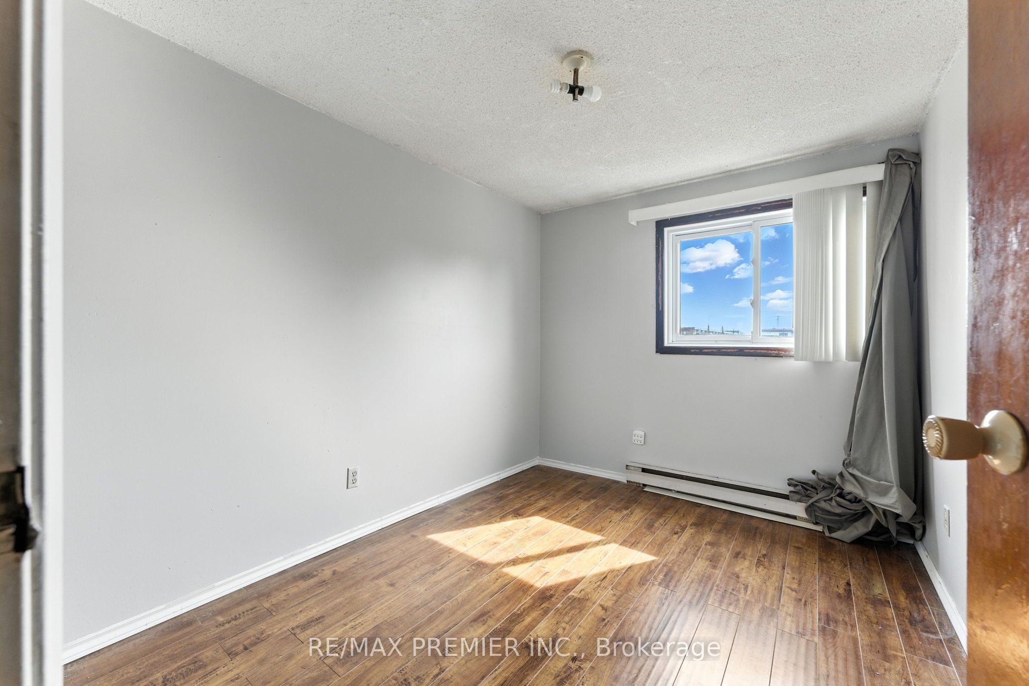 164e Henry Street Property Photo 11