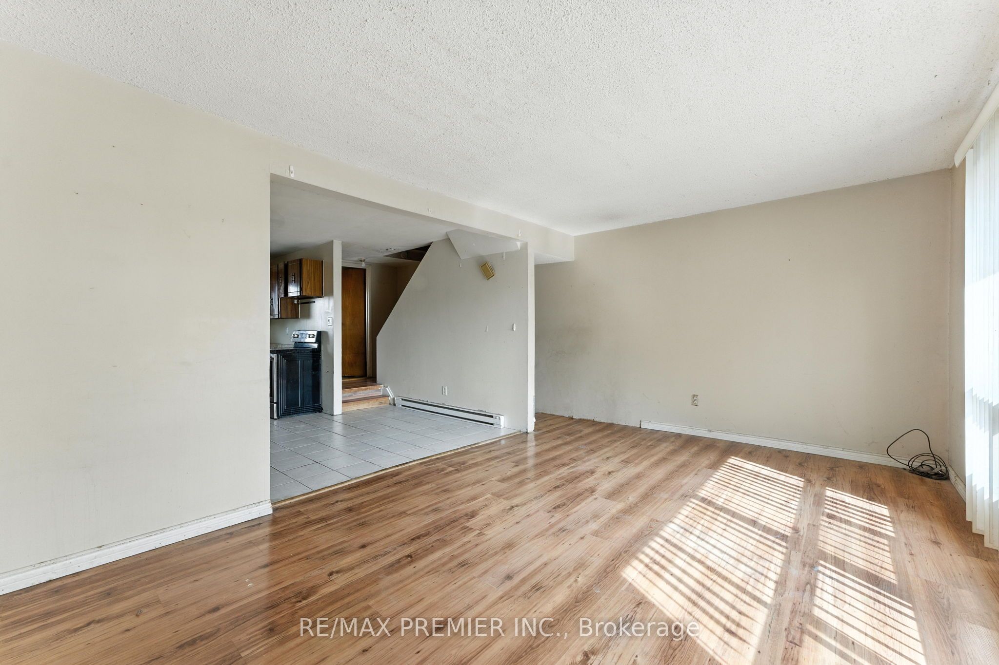 164e Henry Street Property Photo 12