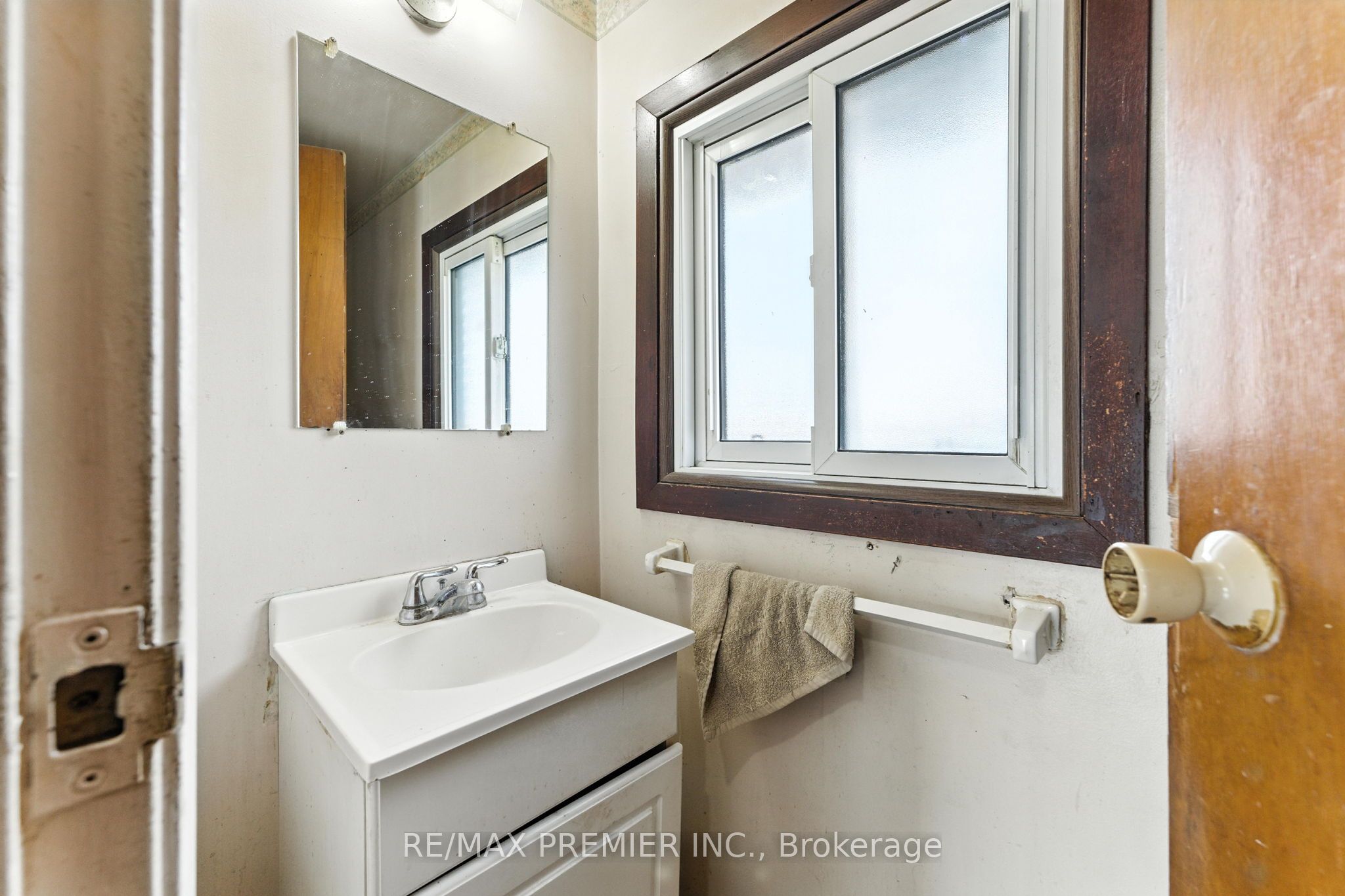 164e Henry Street Property Photo 19