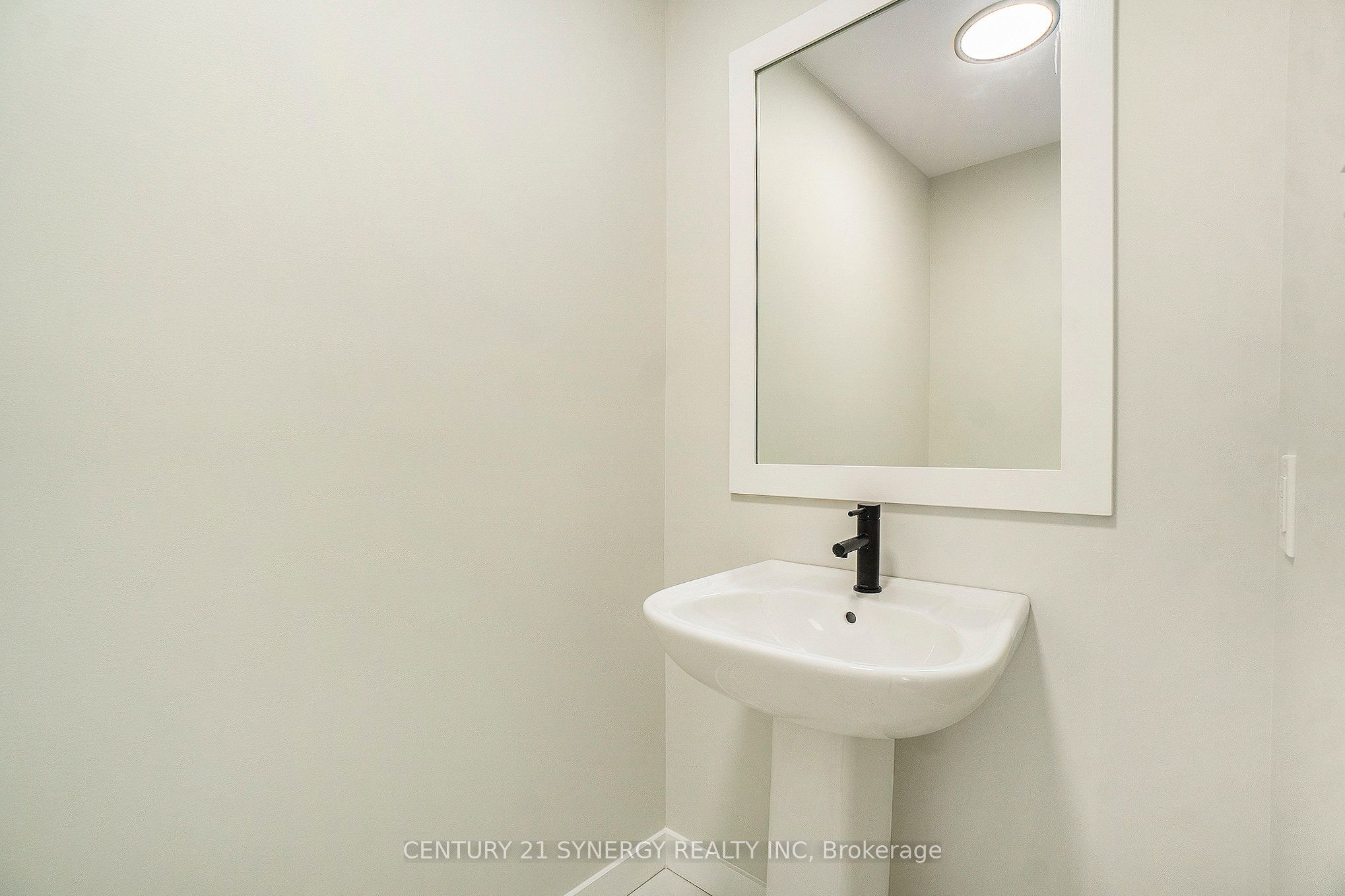 65 Villeneuve Street Property Photo 4