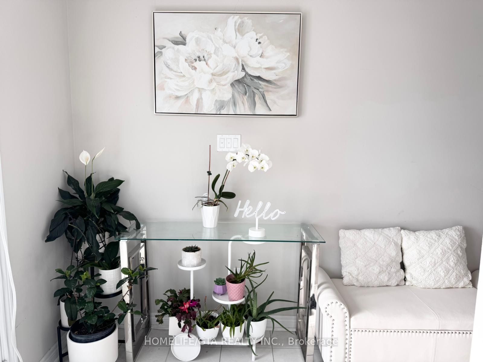 61 Barlow Place Property Photo 3