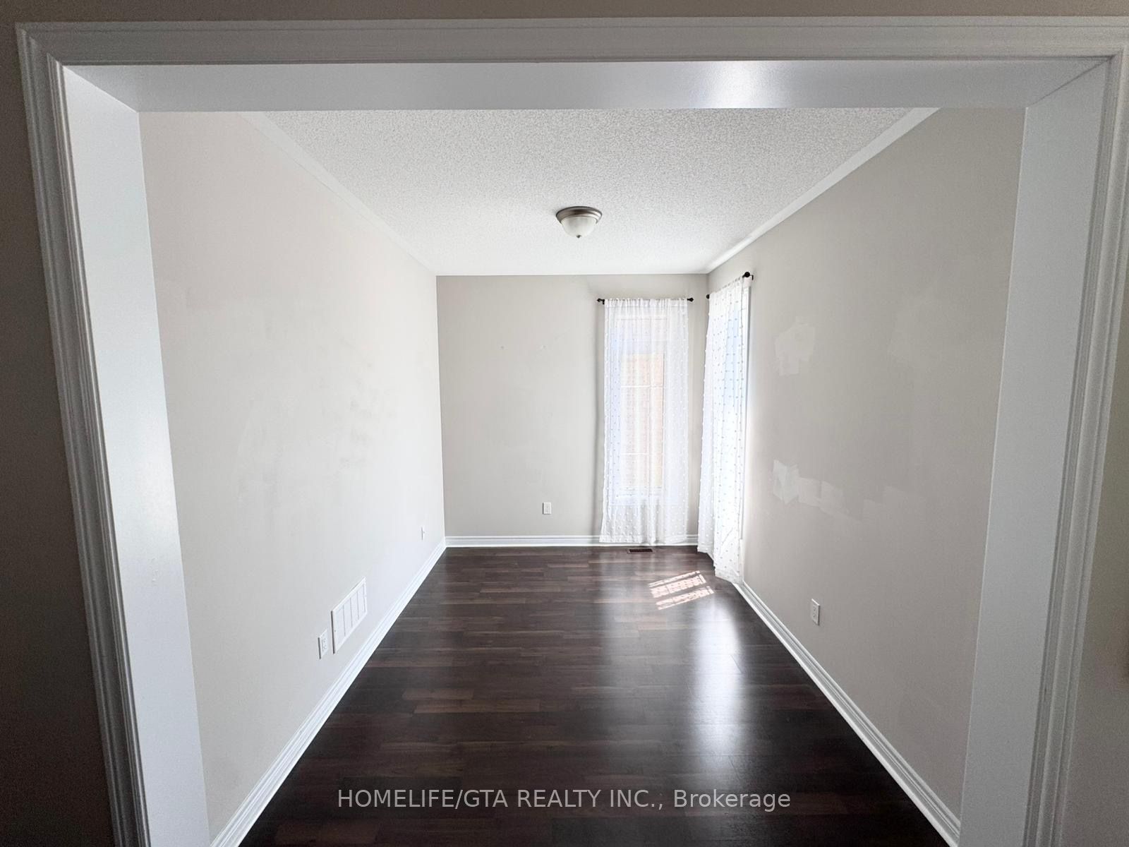 61 Barlow Place Property Photo 7