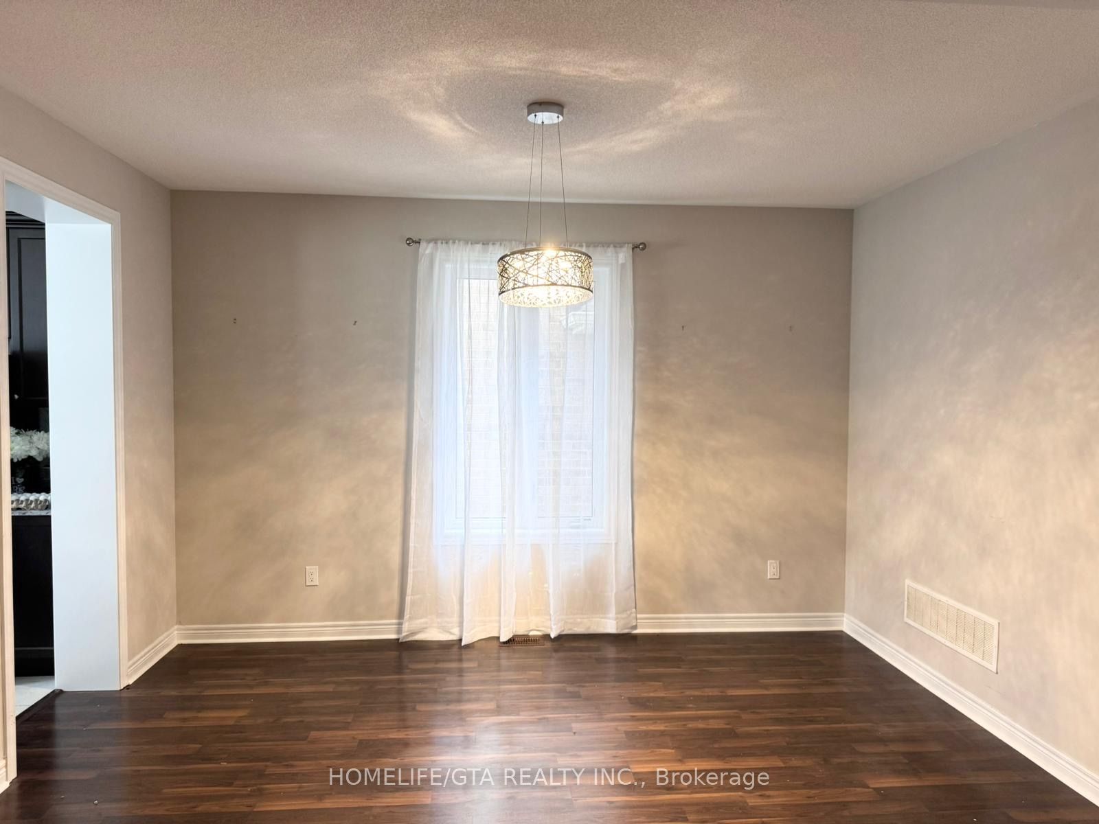 61 Barlow Place Property Photo 9