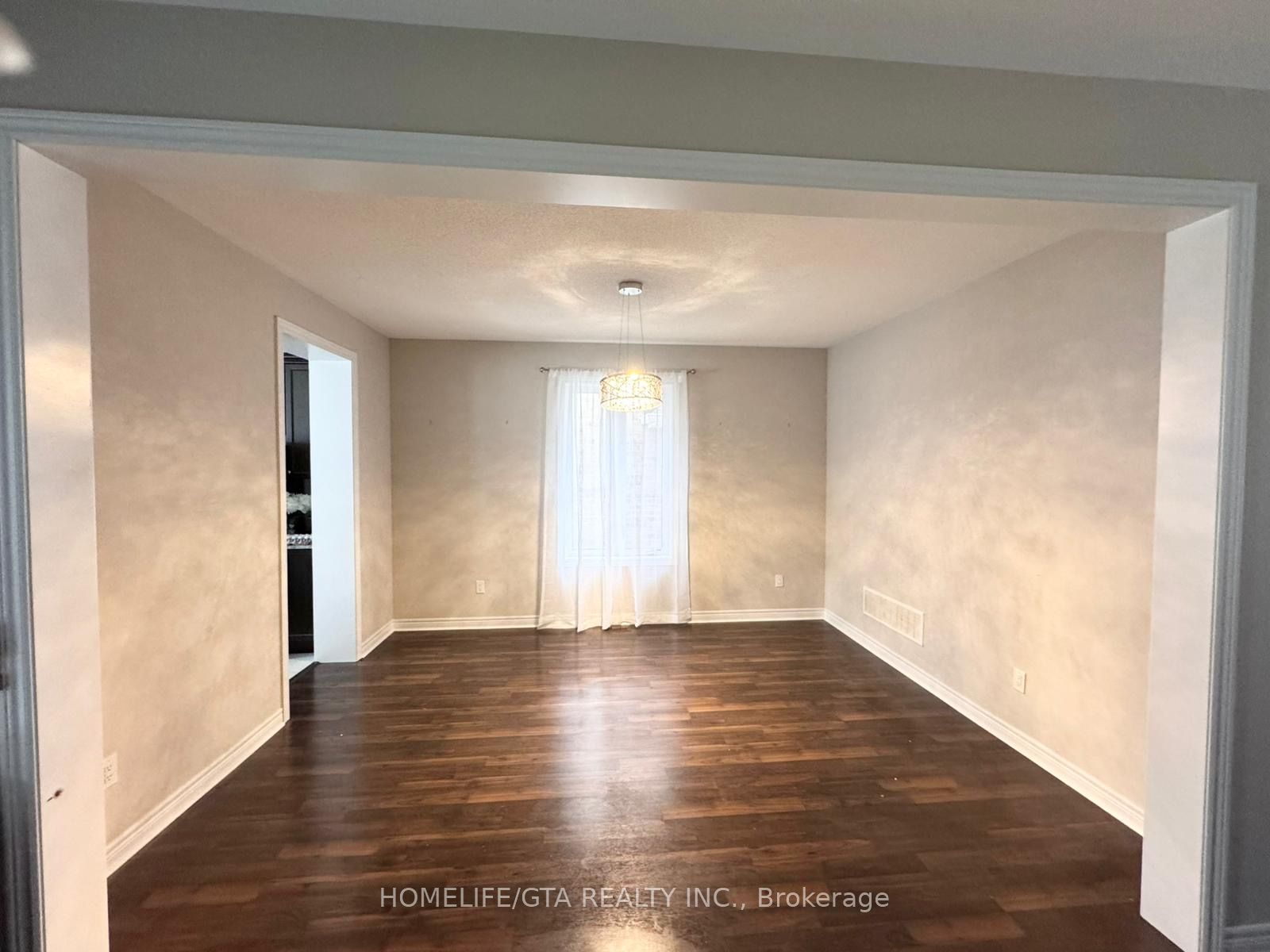 61 Barlow Place Property Photo 10