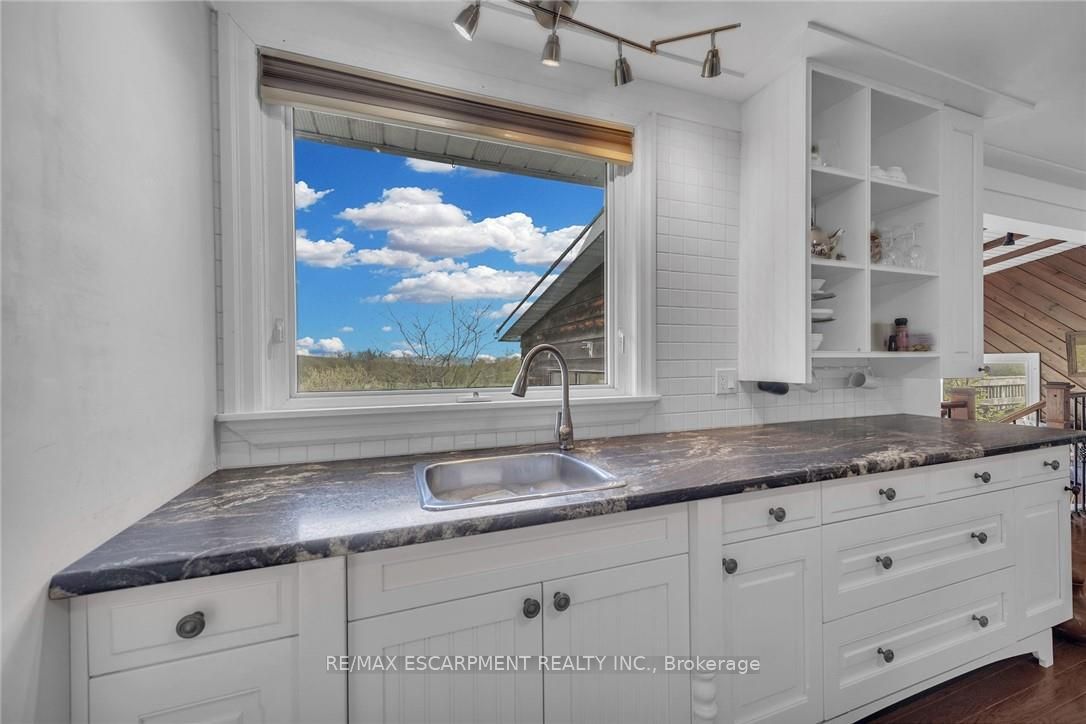 304 River Road Property Photo 15