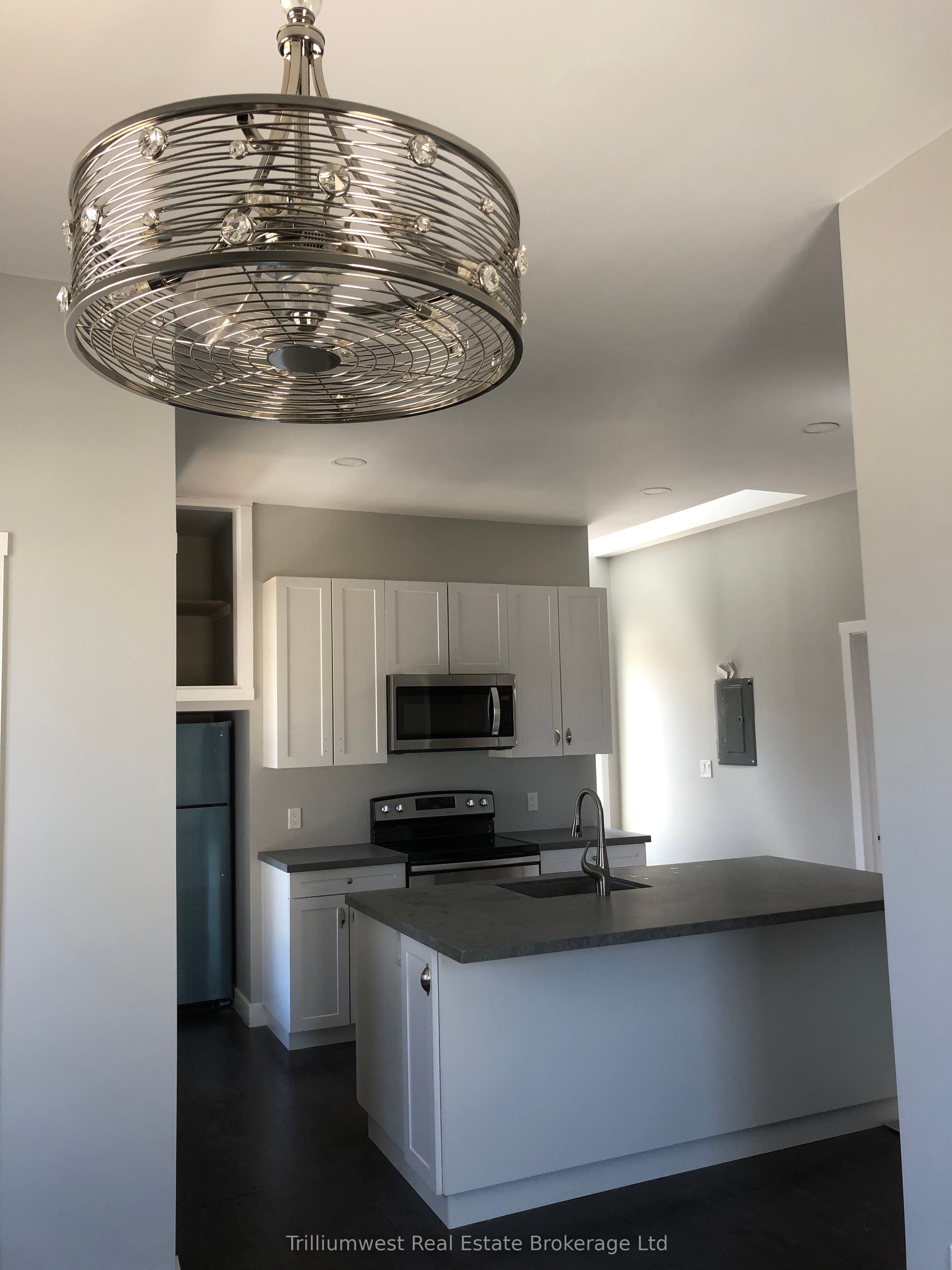 552 7th Avenue Property Photo 12