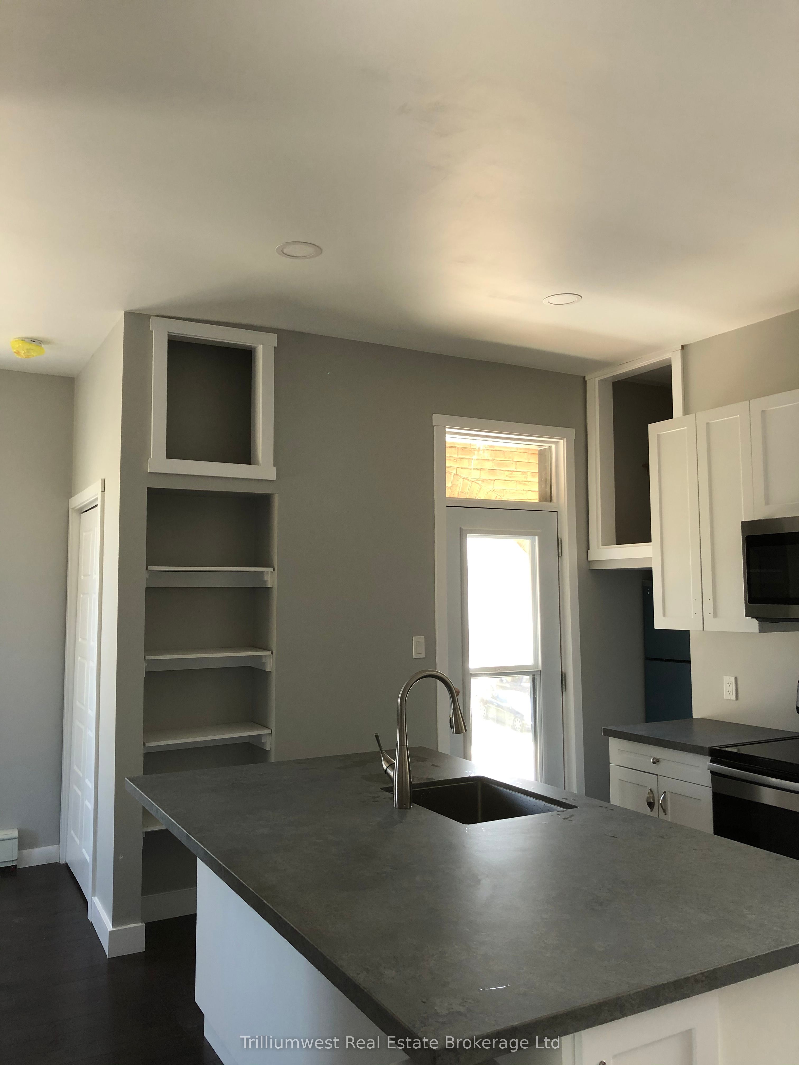 552 7th Avenue Property Photo 13