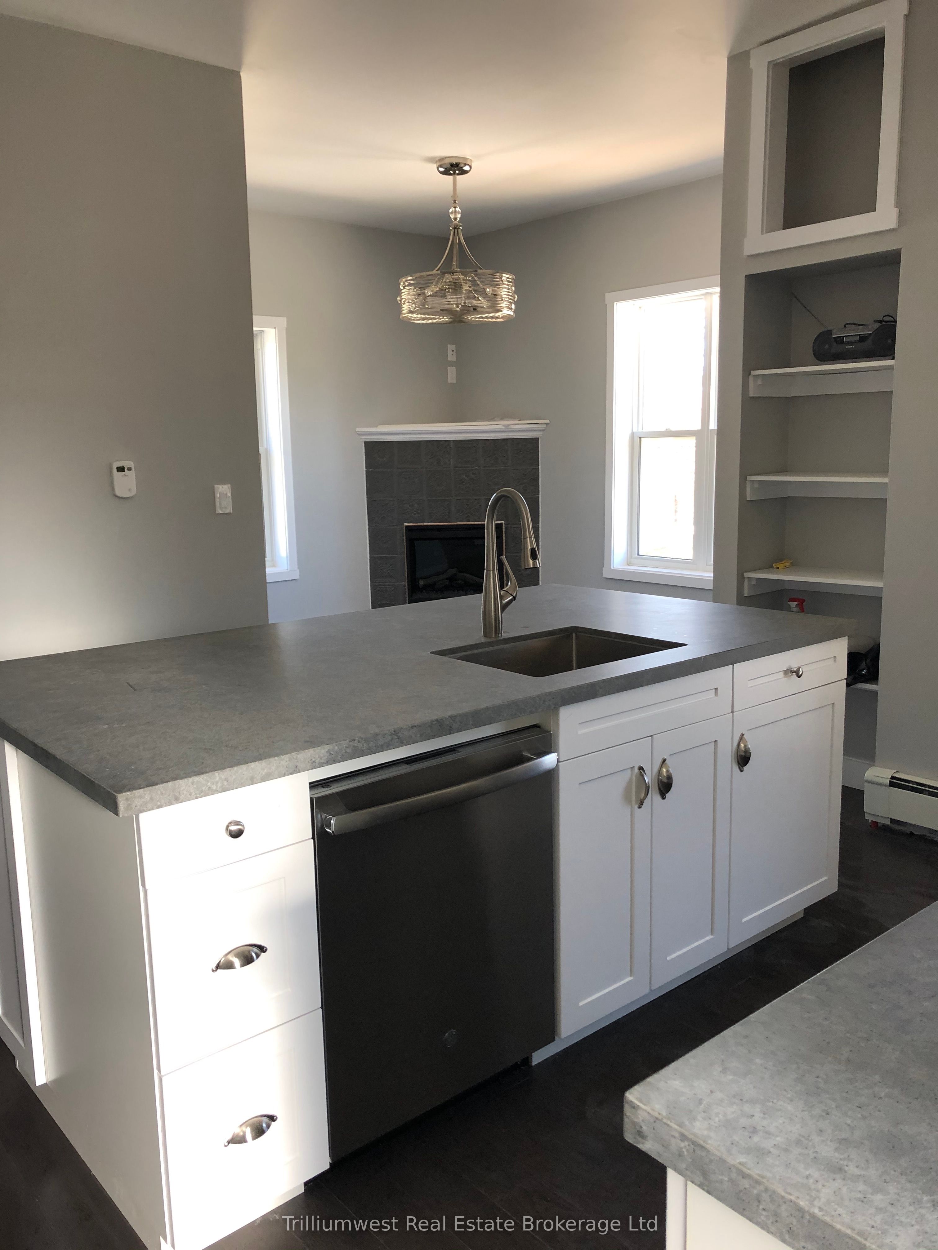 552 7th Avenue Property Photo 14