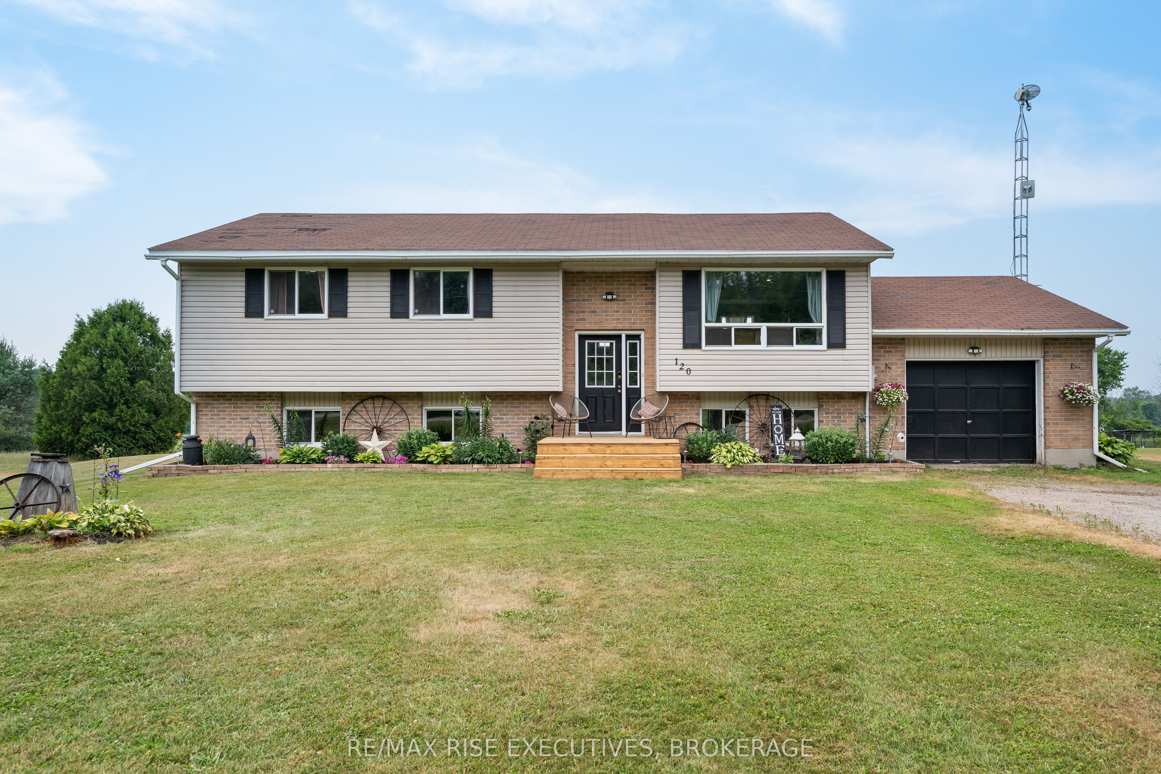 120 Ballycanoe Road Property Photo 1