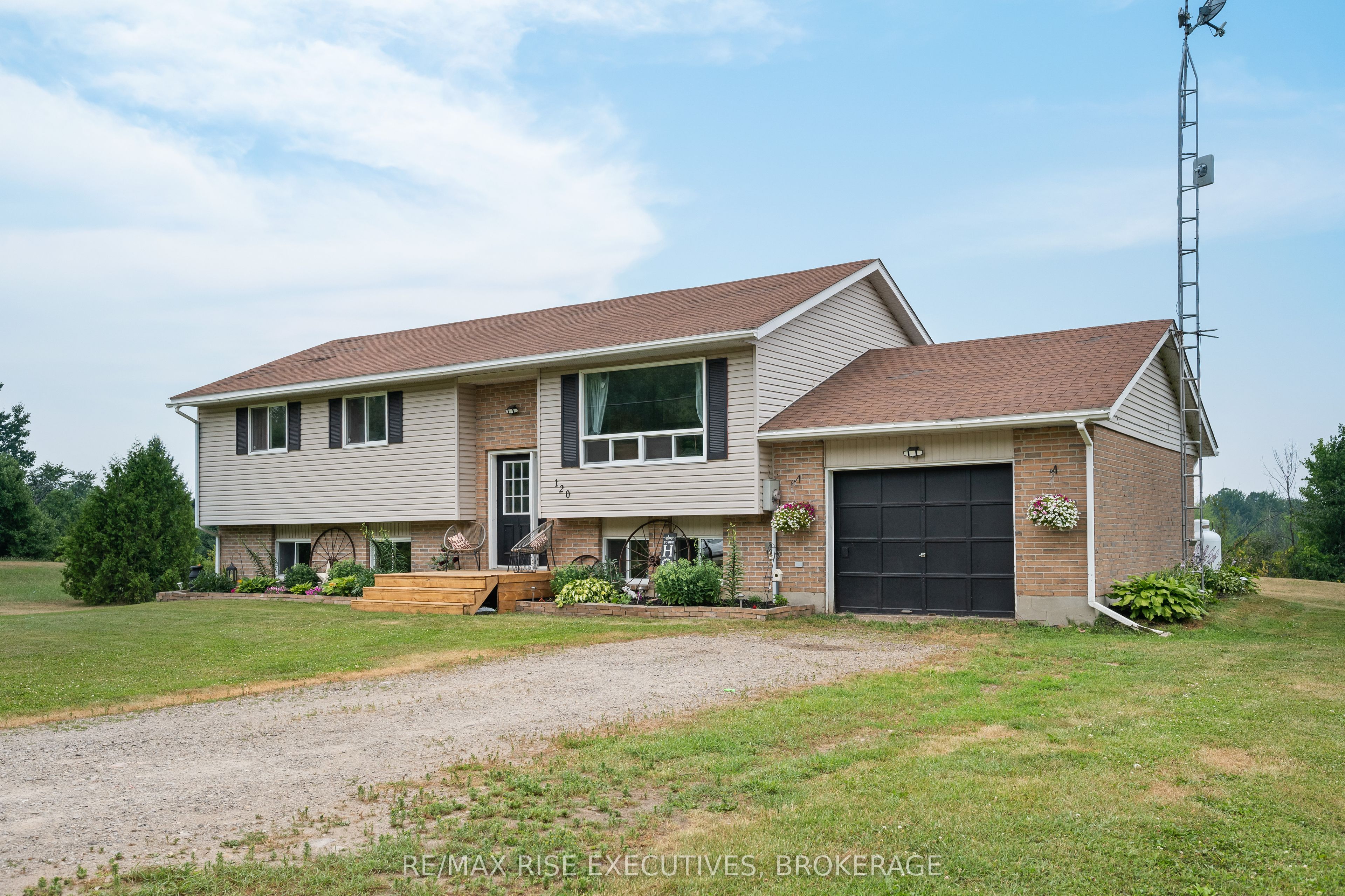 120 Ballycanoe Road Property Photo 2