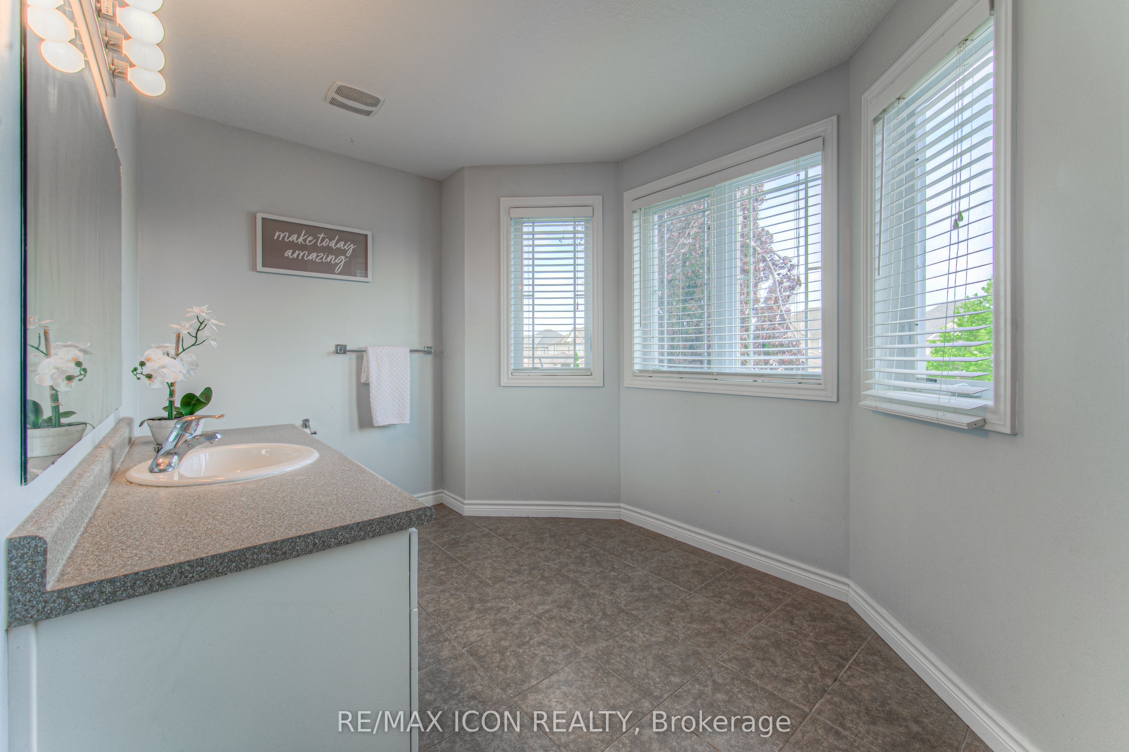 139 Pebblecreek Drive Property Photo 19