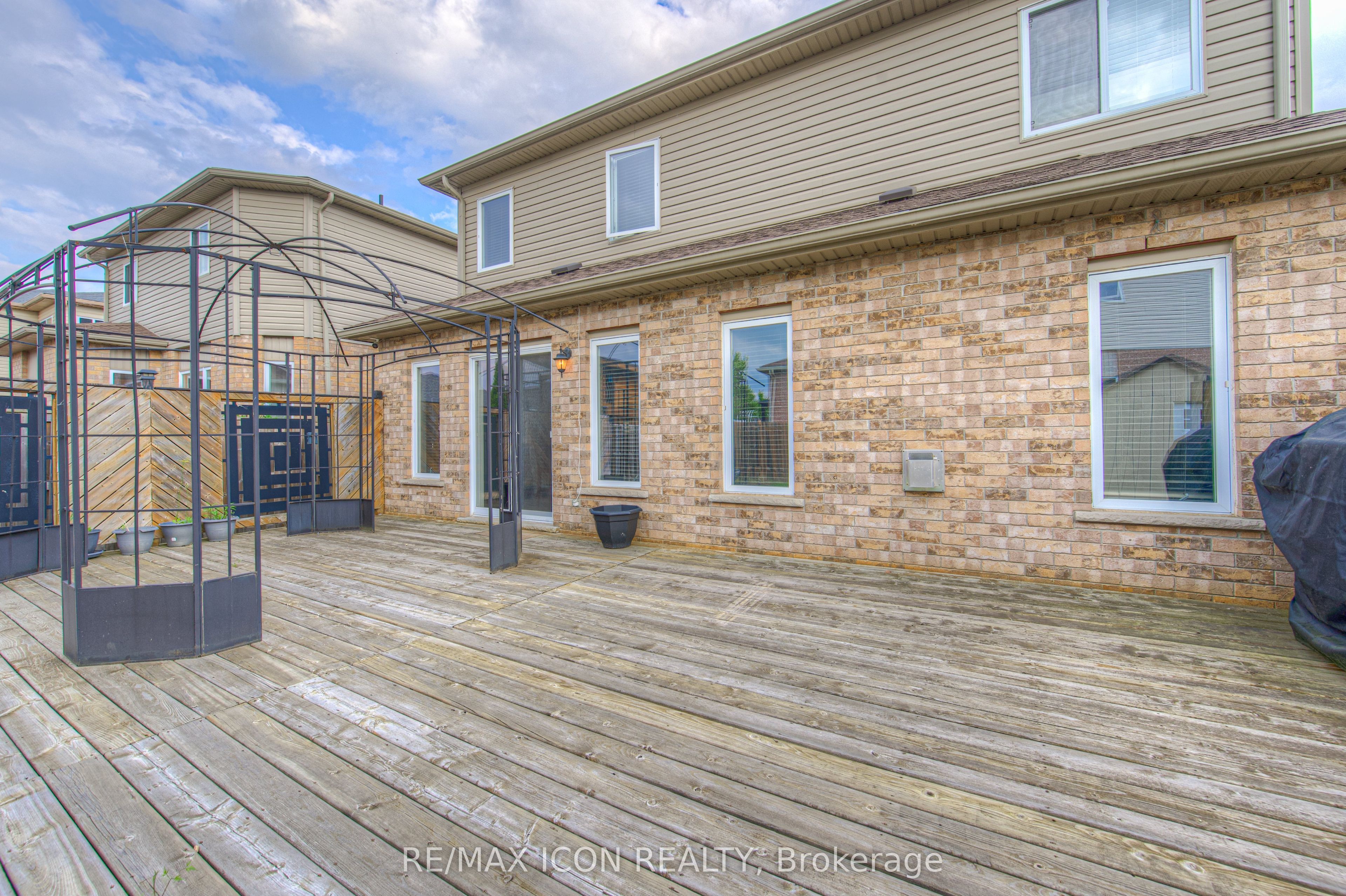 139 Pebblecreek Drive Property Photo 37