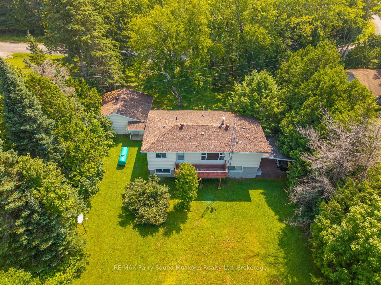 86 Lakeside Crescent Property Photo 1