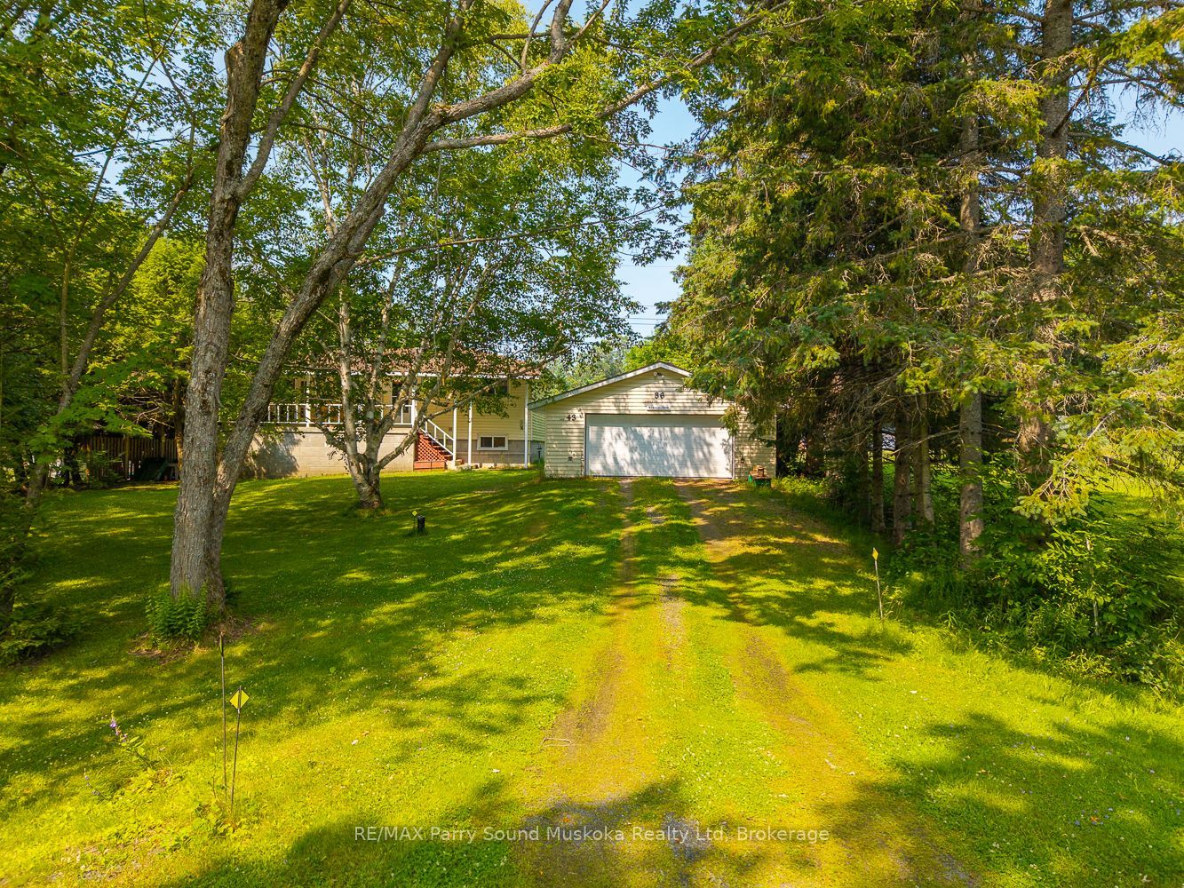 86 Lakeside Crescent Property Photo 4