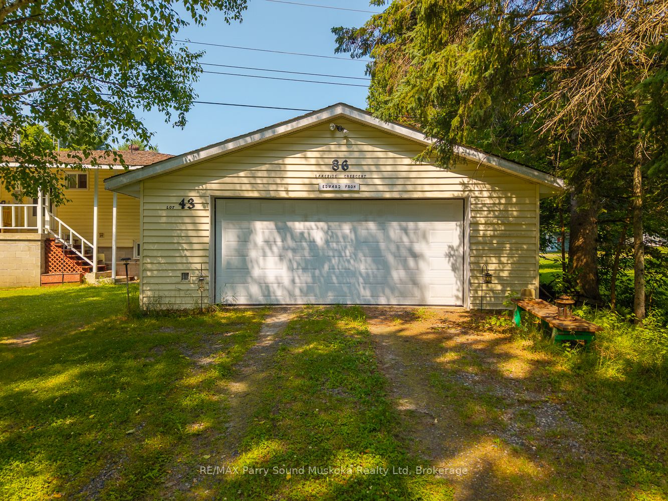 86 Lakeside Crescent Property Photo 5