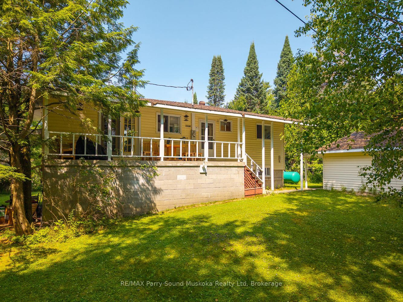 86 Lakeside Crescent Property Photo 8