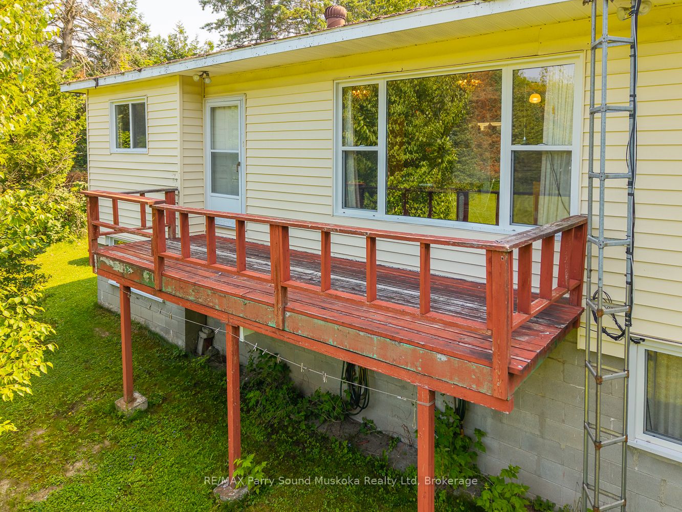 86 Lakeside Crescent Property Photo 12