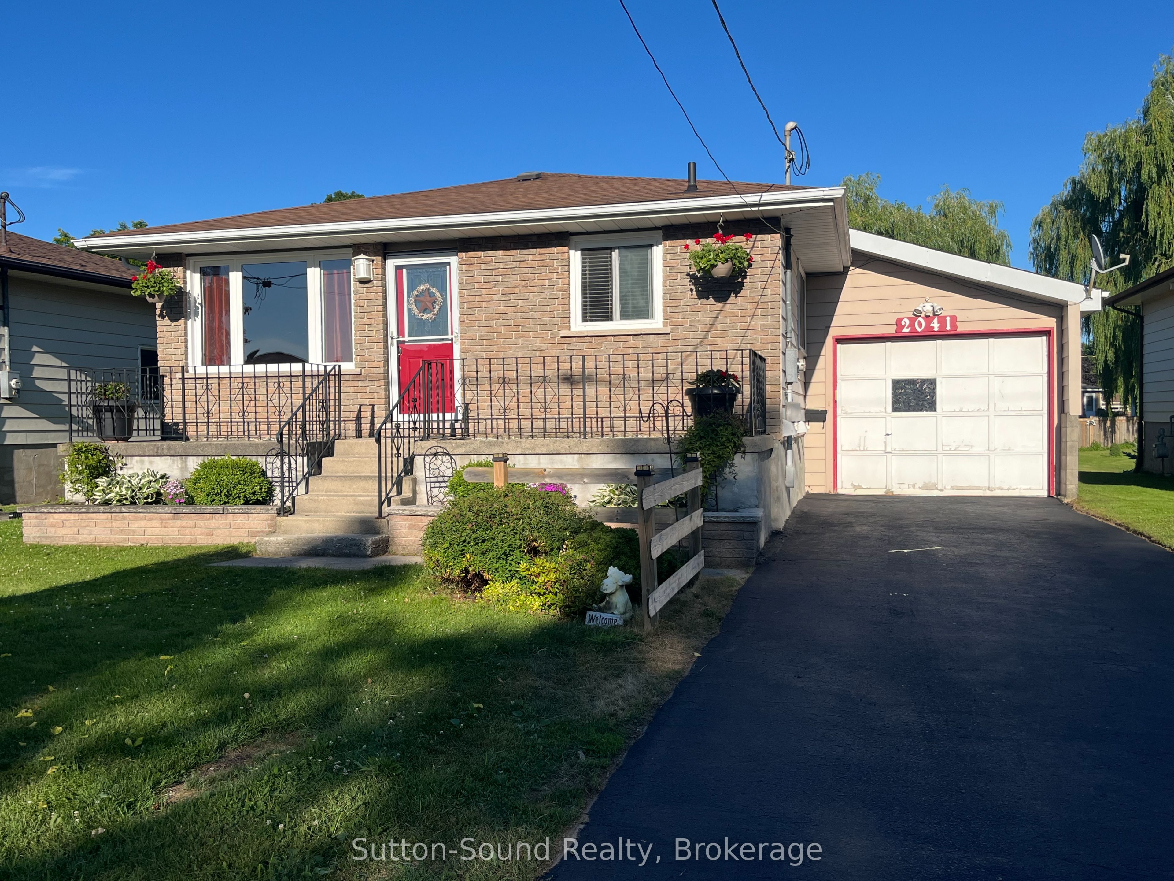 2041 8th Avenue E Property Photo 1