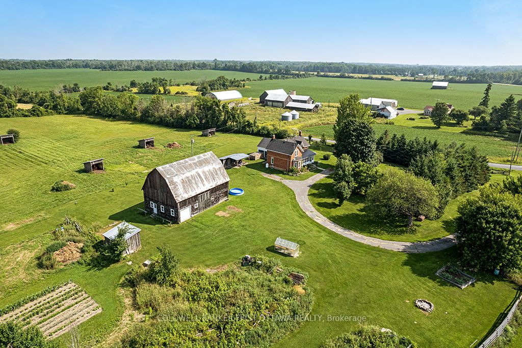 453 Day Road Property Photo 1