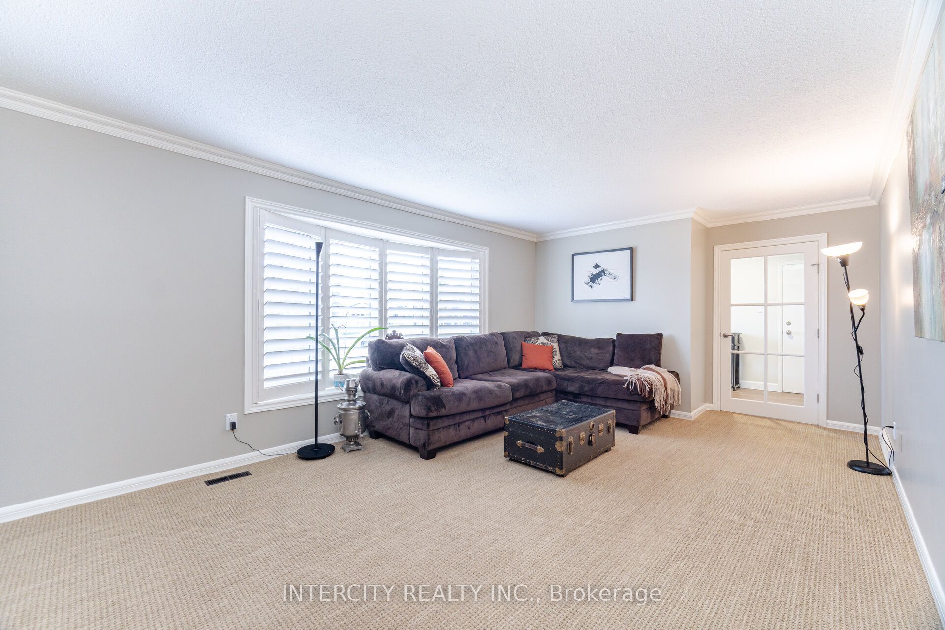 35 Lower Canada Crescent Property Photo 8