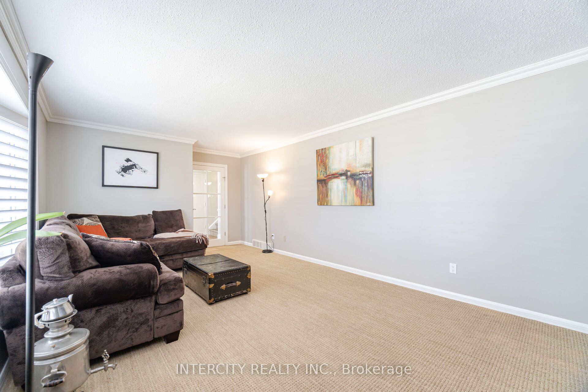 35 Lower Canada Crescent Property Photo 9