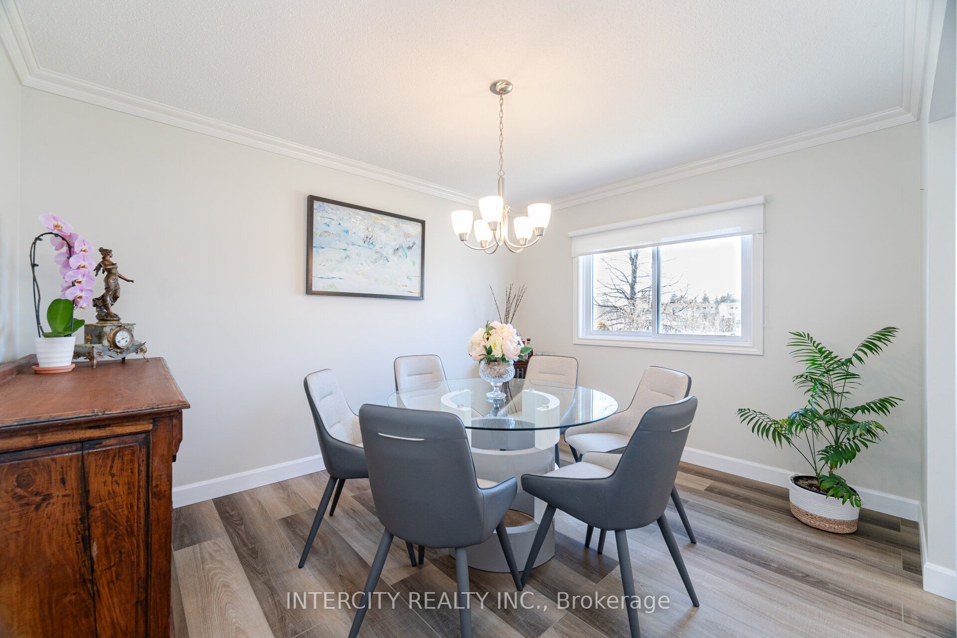 35 Lower Canada Crescent Property Photo 12