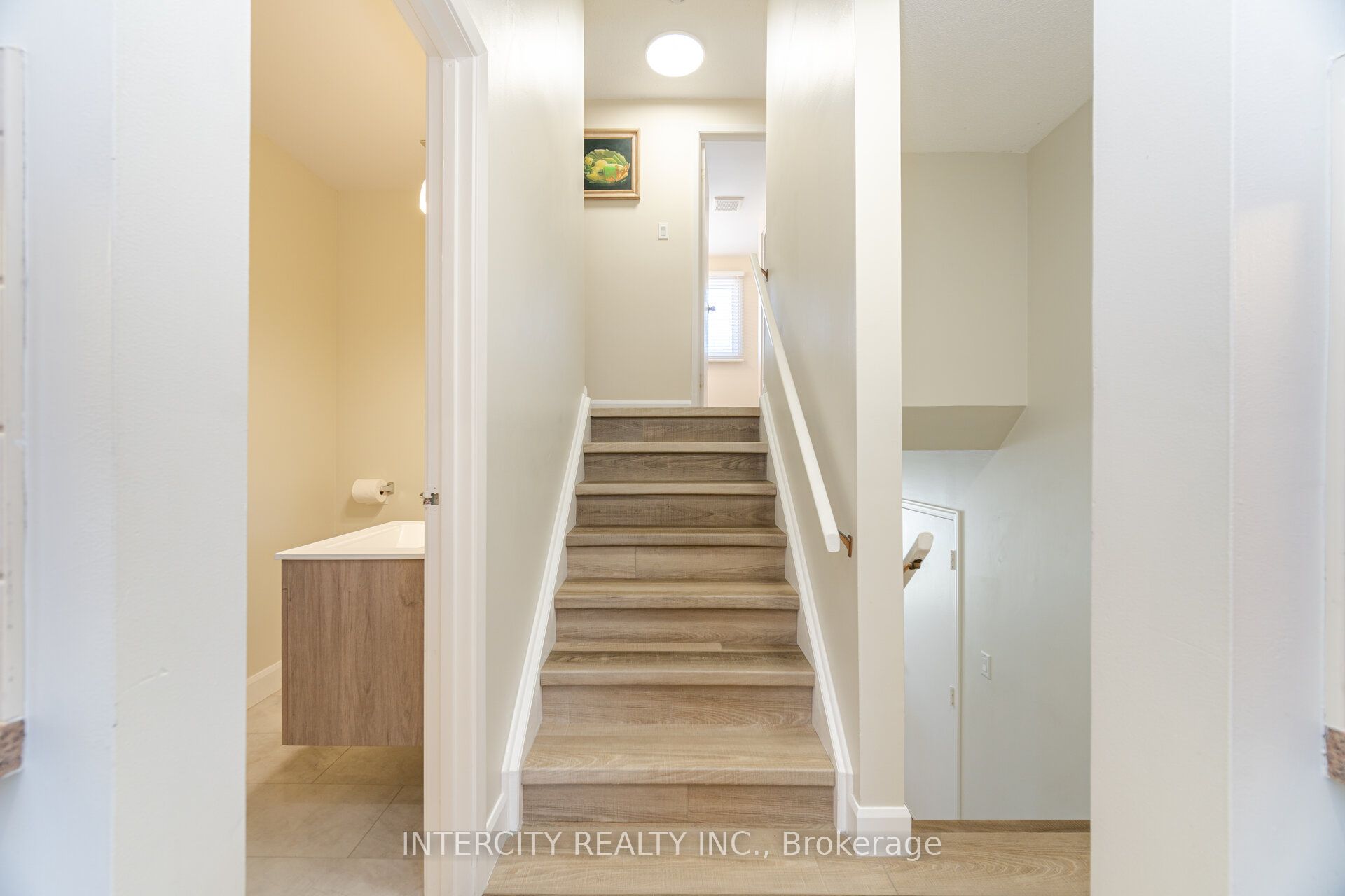 35 Lower Canada Crescent Property Photo 22