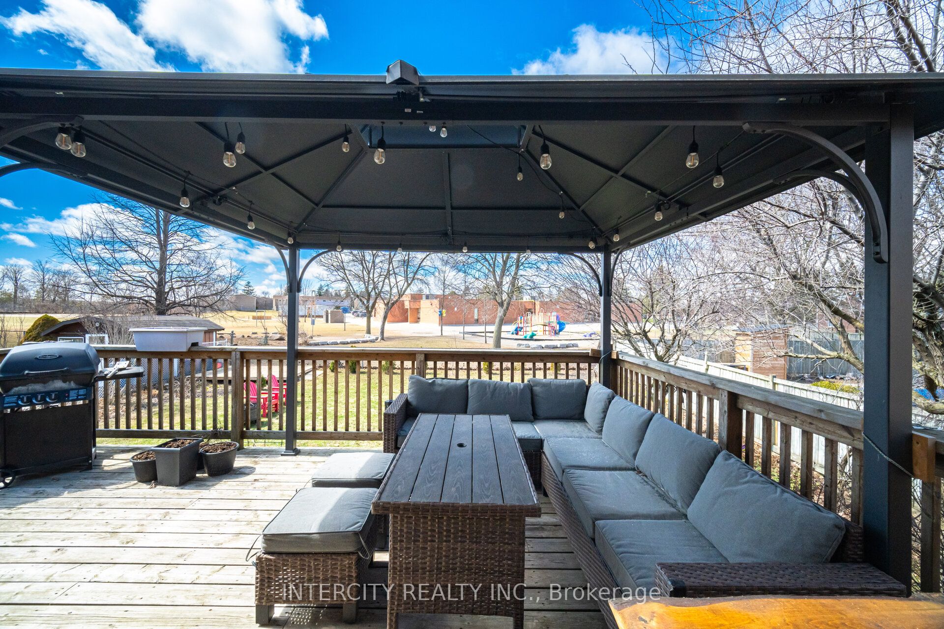 35 Lower Canada Crescent Property Photo 41