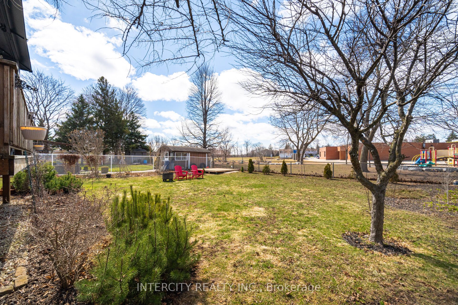 35 Lower Canada Crescent Property Photo 48