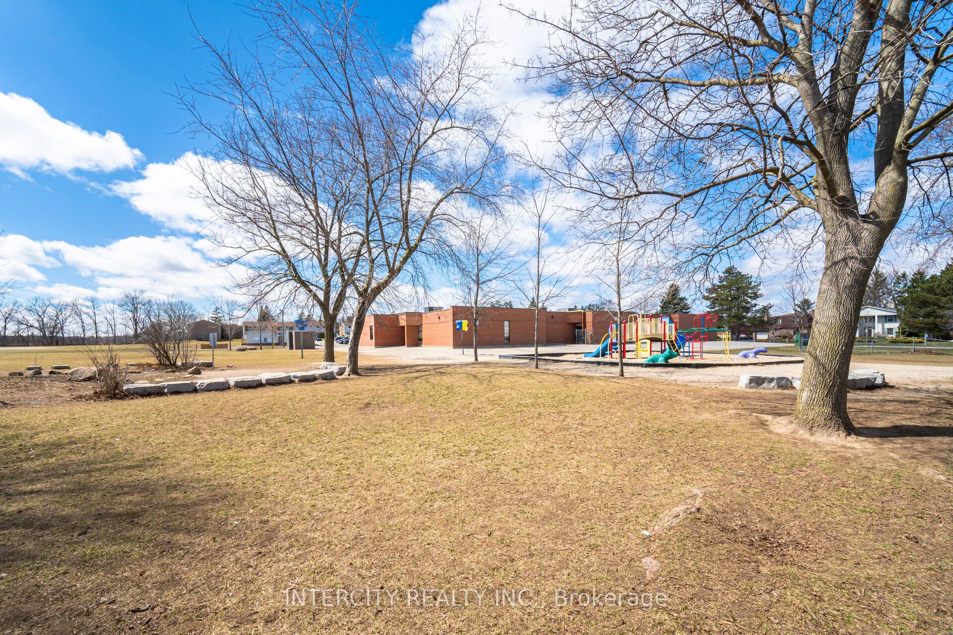 35 Lower Canada Crescent Property Photo 49