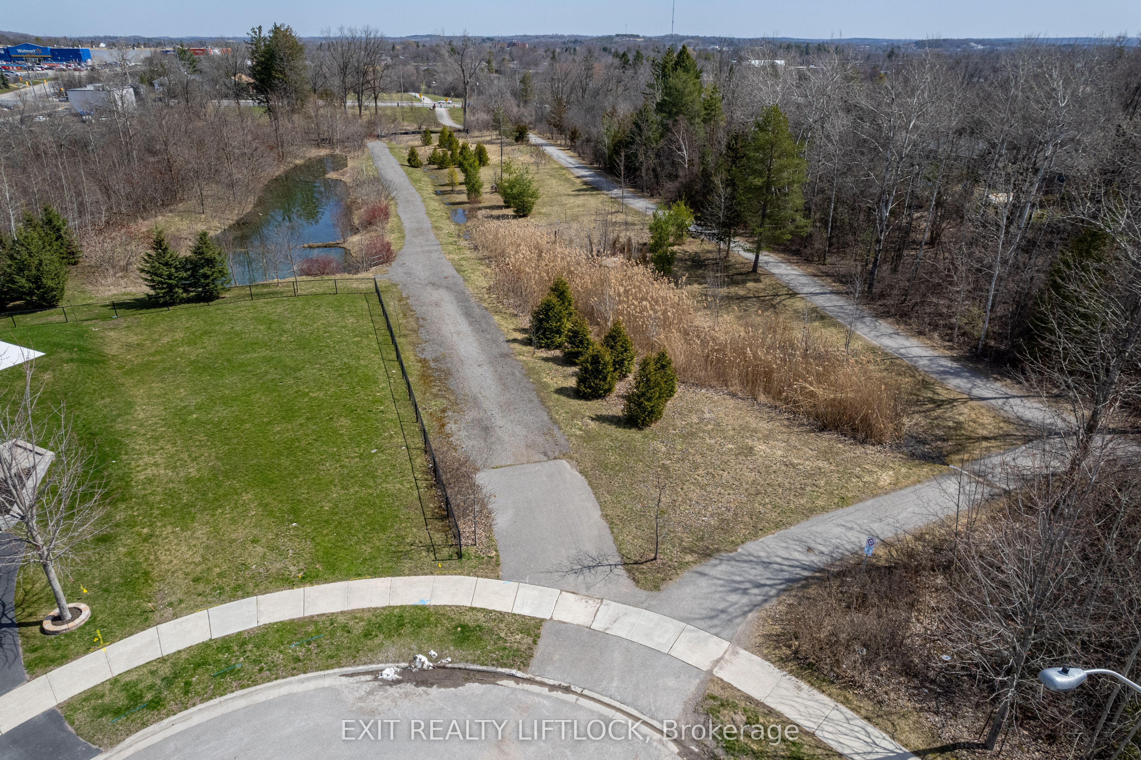 418 Raymond St Property Photo 2