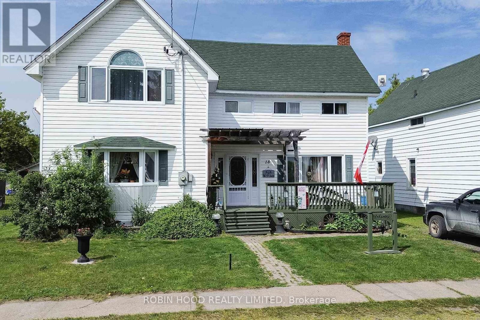 18 Lorne Street W Property Photo 1
