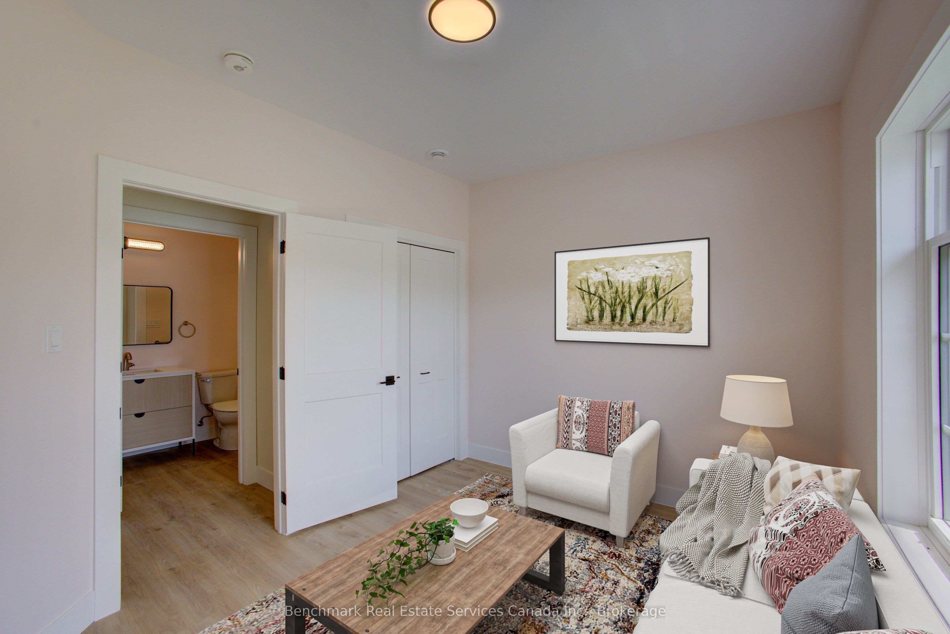 1182 Queen St Property Photo 8