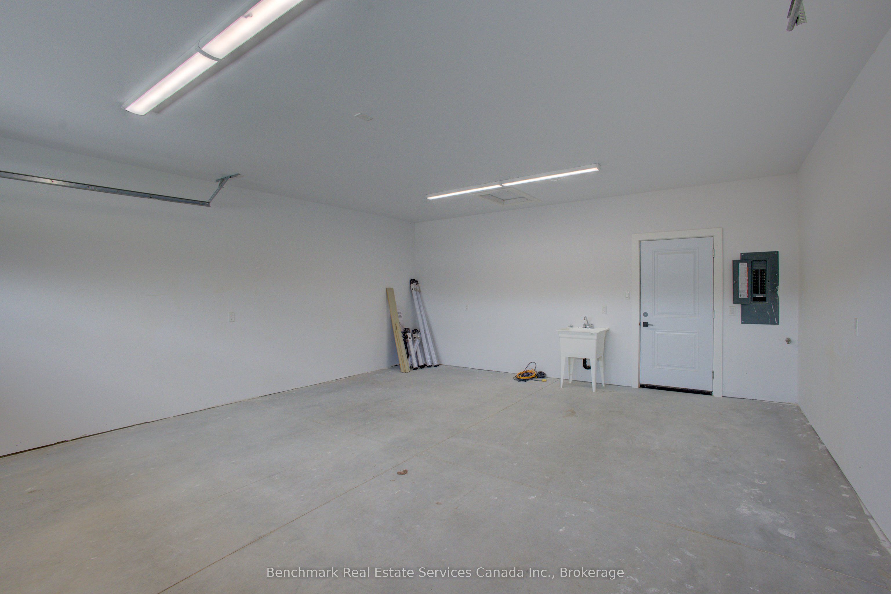 1182 Queen St Property Photo 33