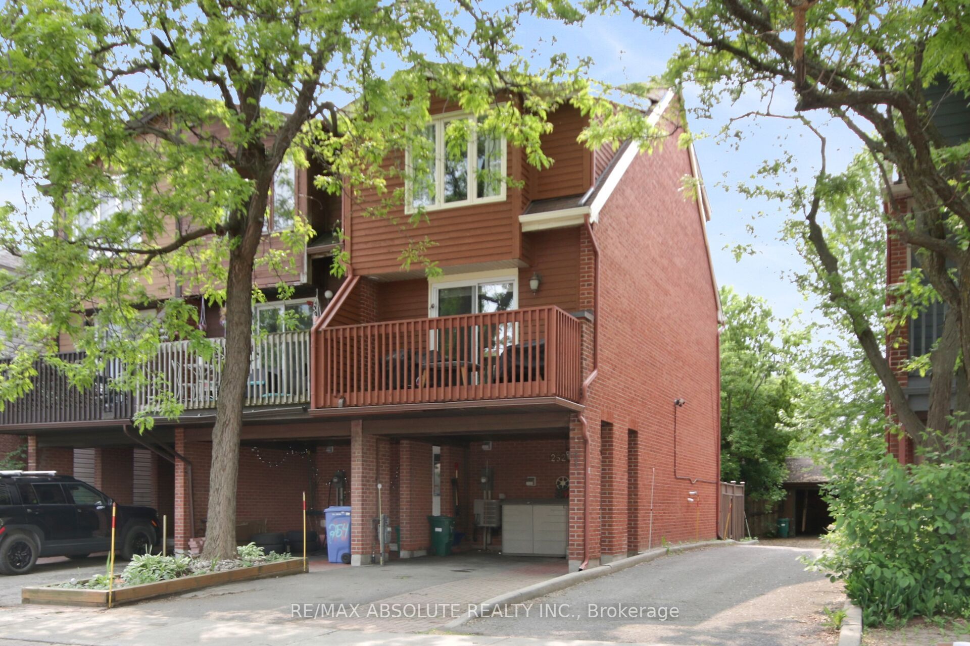 252 Bruyere Street Property Photo 1