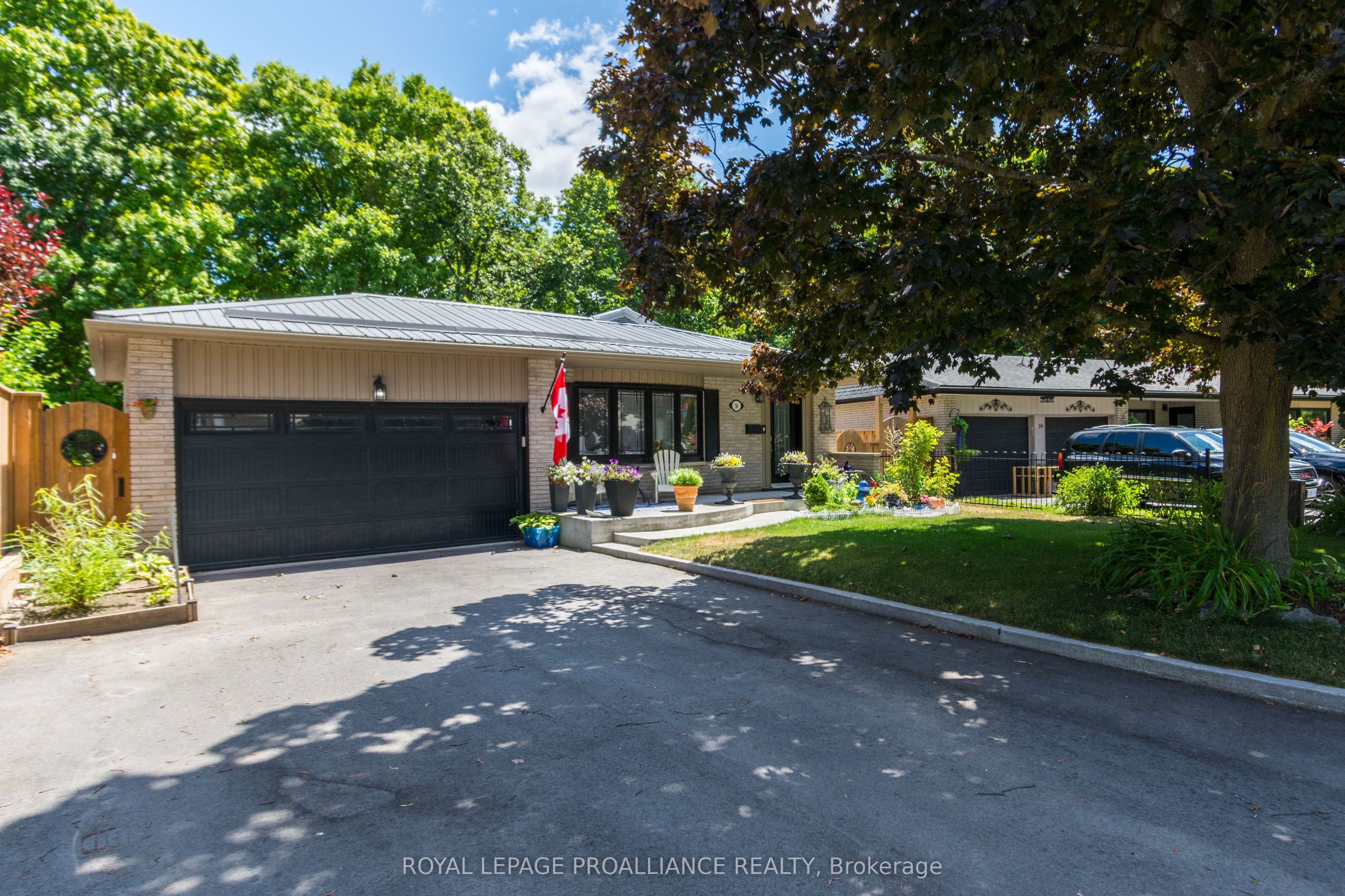 56 Parkview Heights Property Photo 3