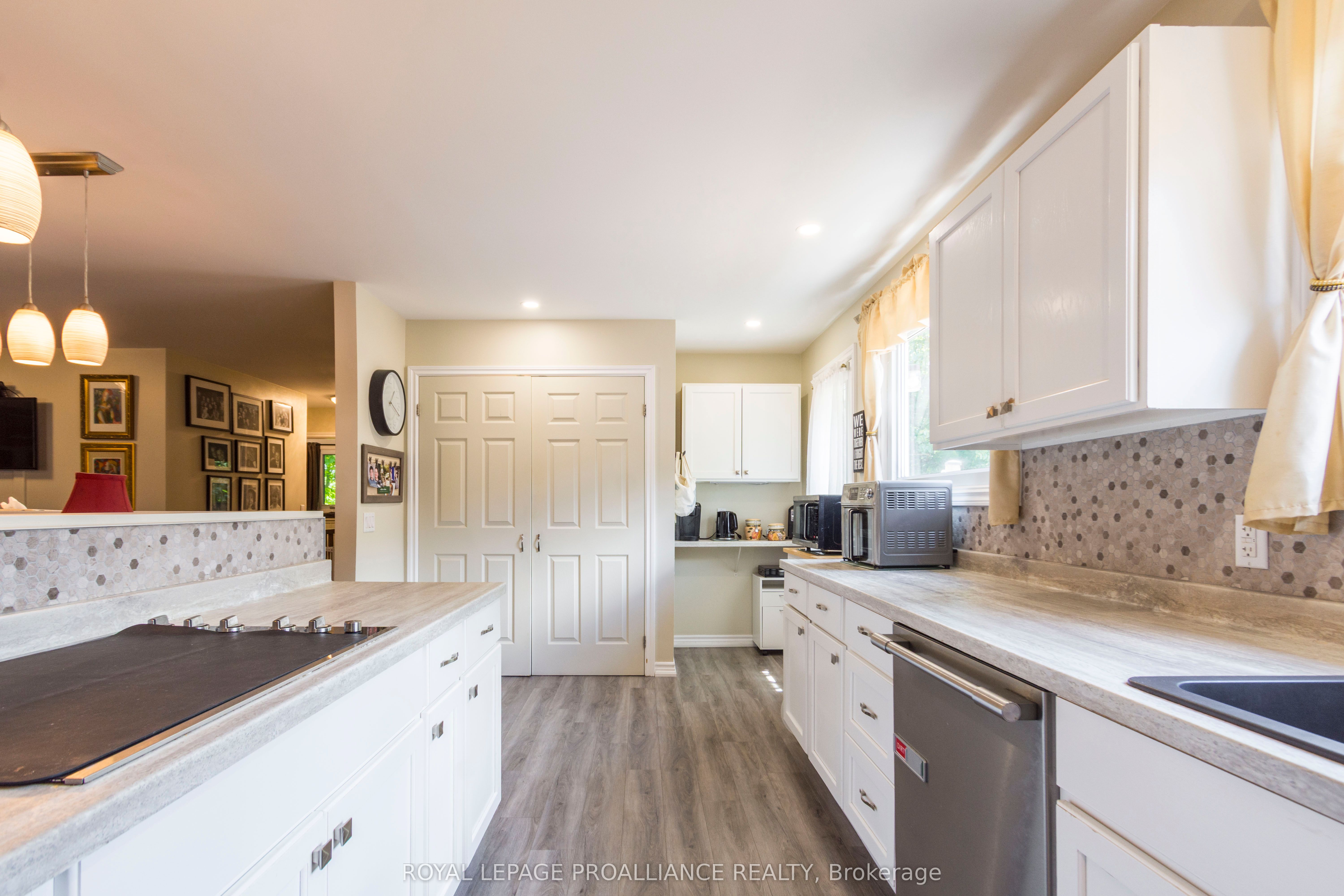 56 Parkview Heights Property Photo 21