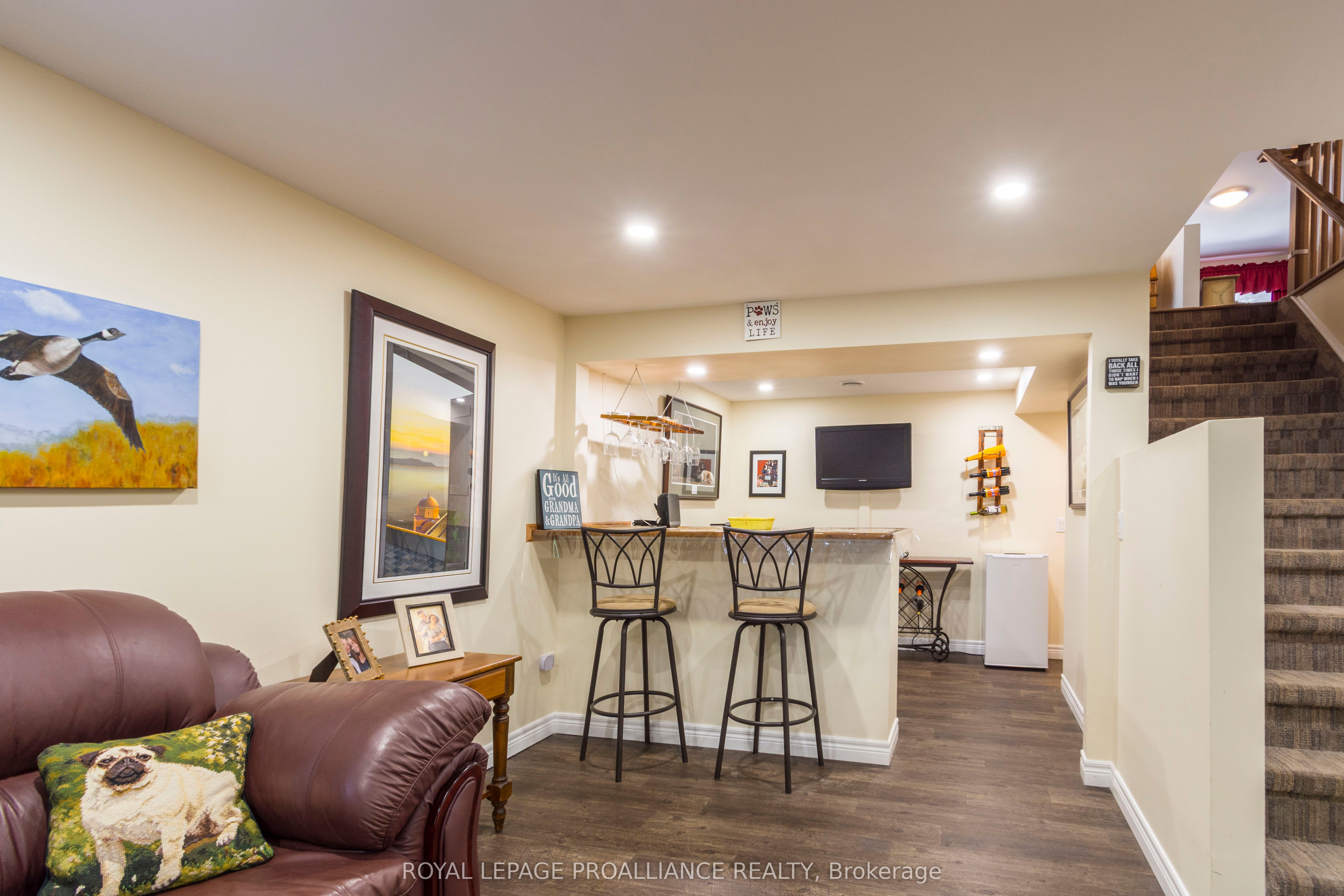 56 Parkview Heights Property Photo 31