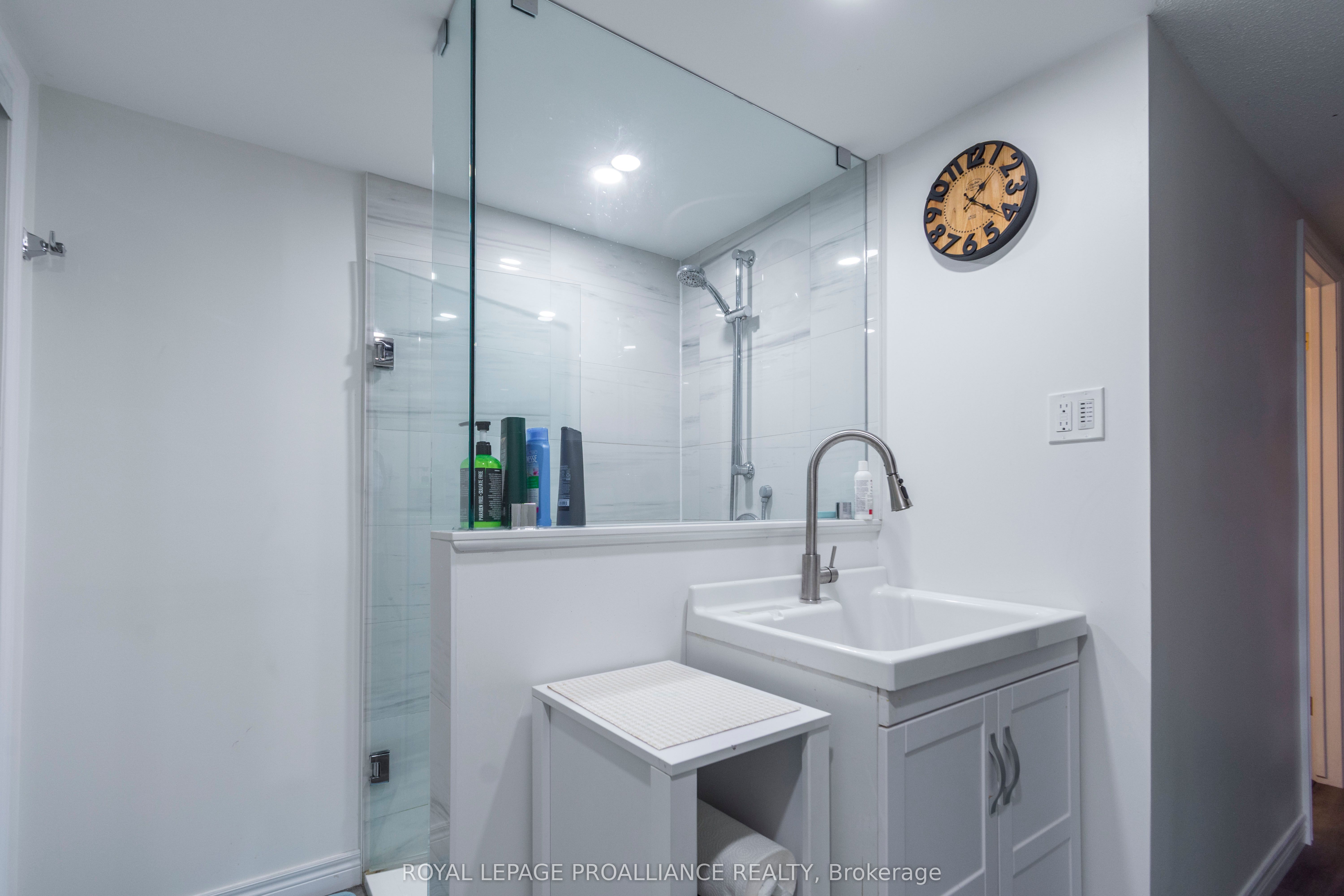 56 Parkview Heights Property Photo 38