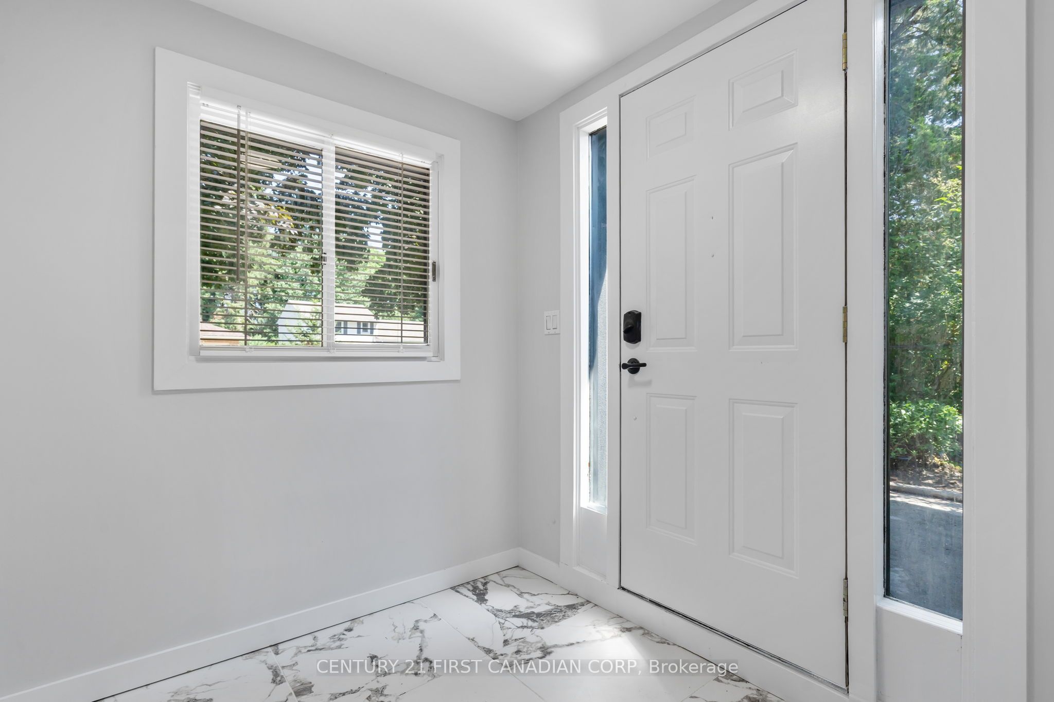 596 Kingsway Avenue N Property Photo 21