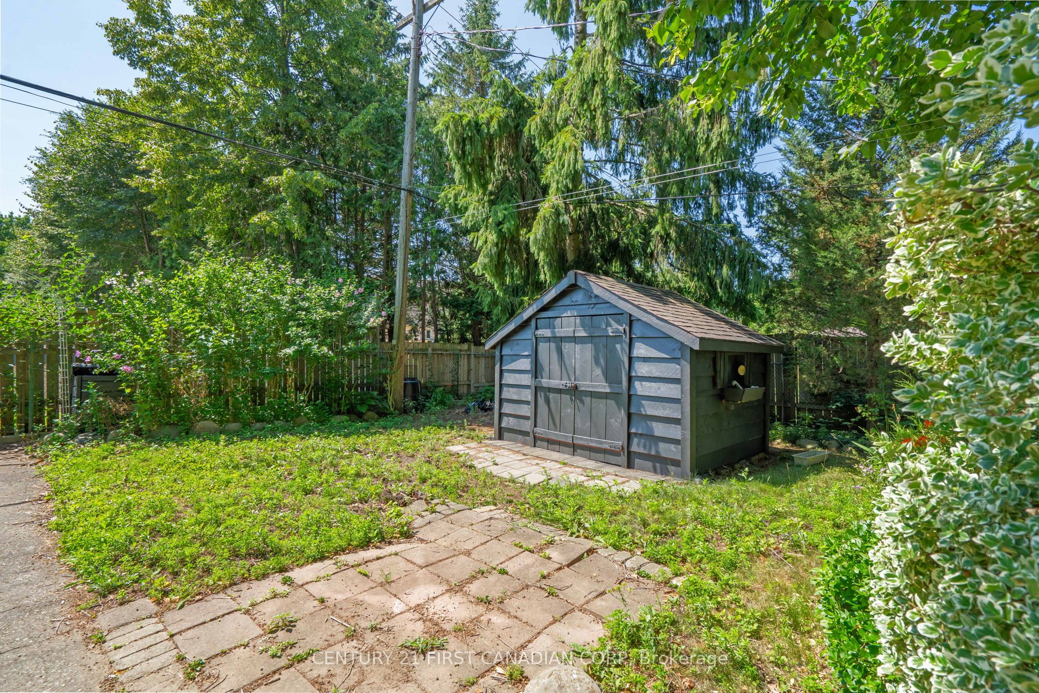 596 Kingsway Avenue N Property Photo 44