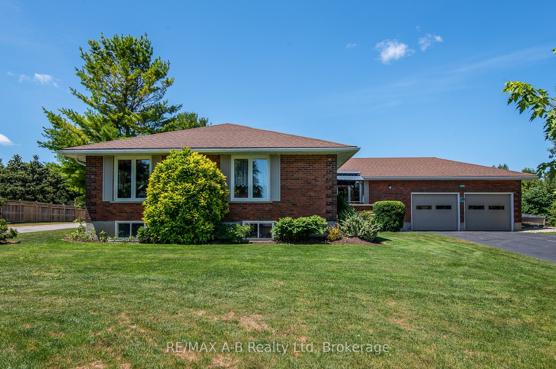 100 Red Maple Lane Property Photo 1