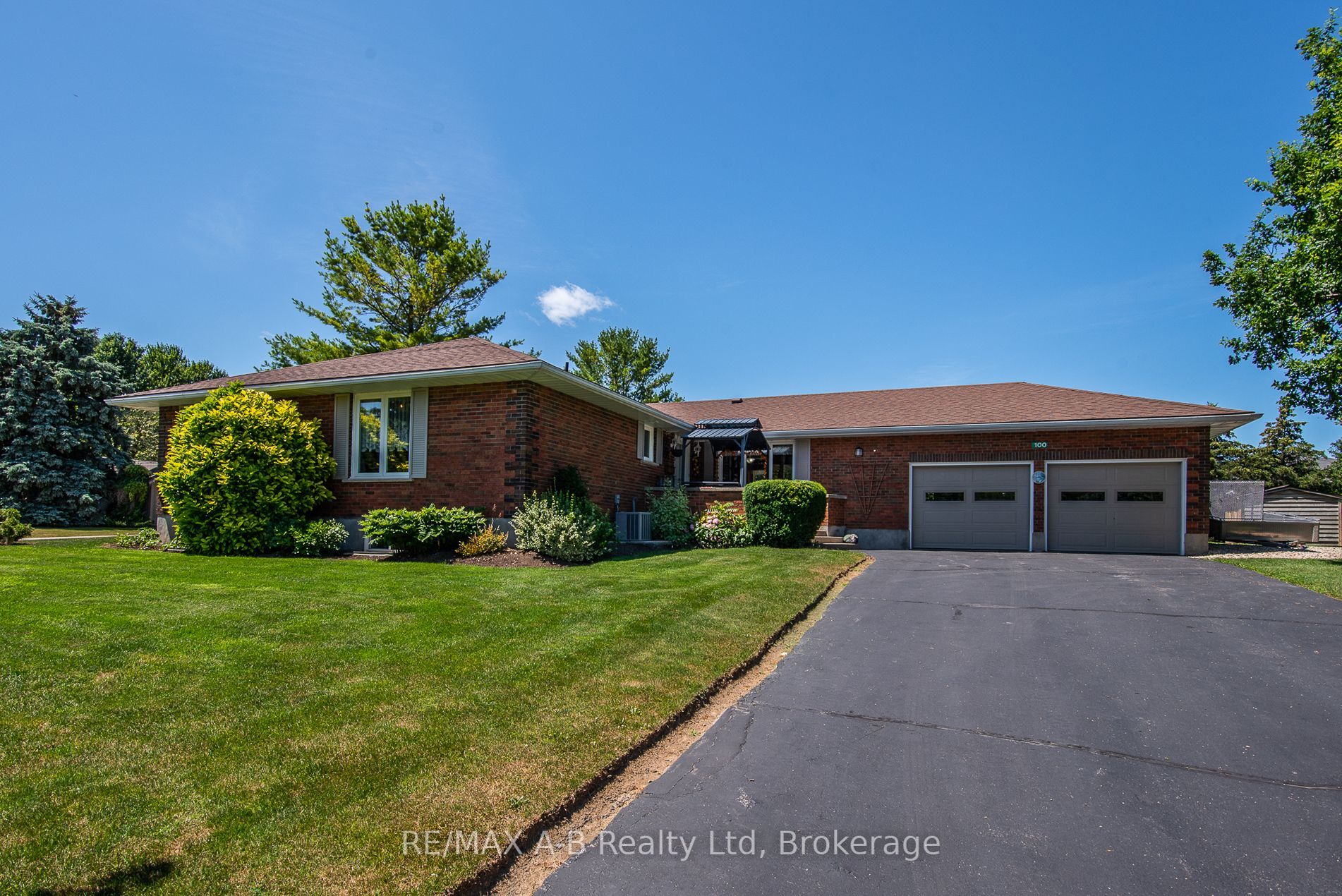 100 Red Maple Lane Property Photo 2